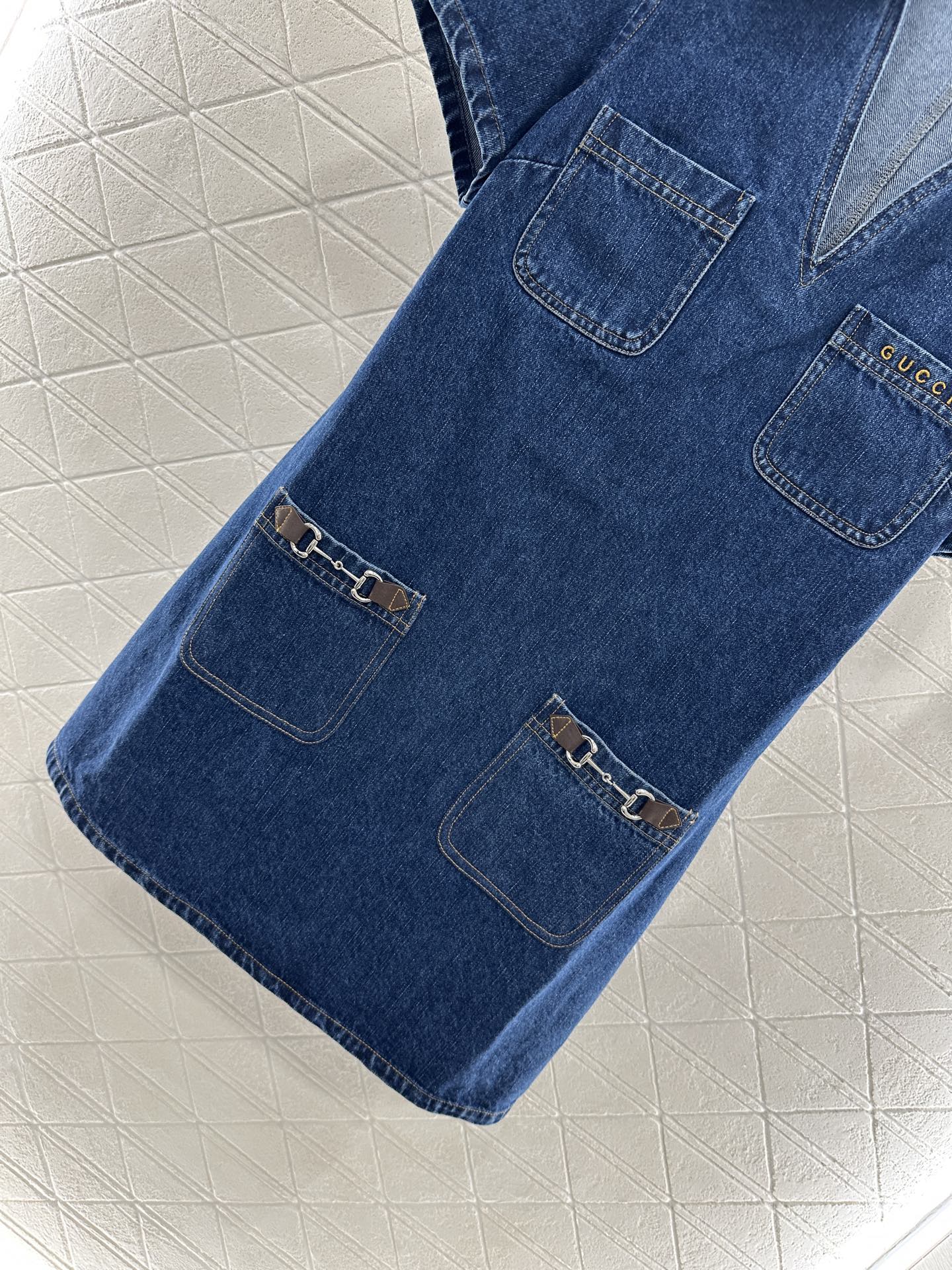 “High-Quality Customizable Women’s Cowboy Suit with V-Neck Design and Slimming Effect” - 图片 5