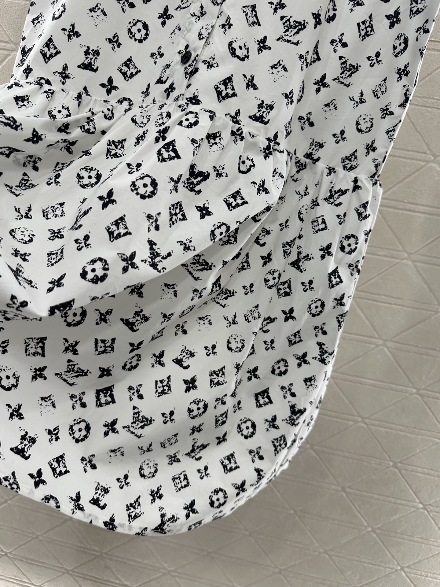 “2025 Louis Vuitton Stamped Women’s Suit: Customizable, Comfortable, and Stylish” - 图片 8