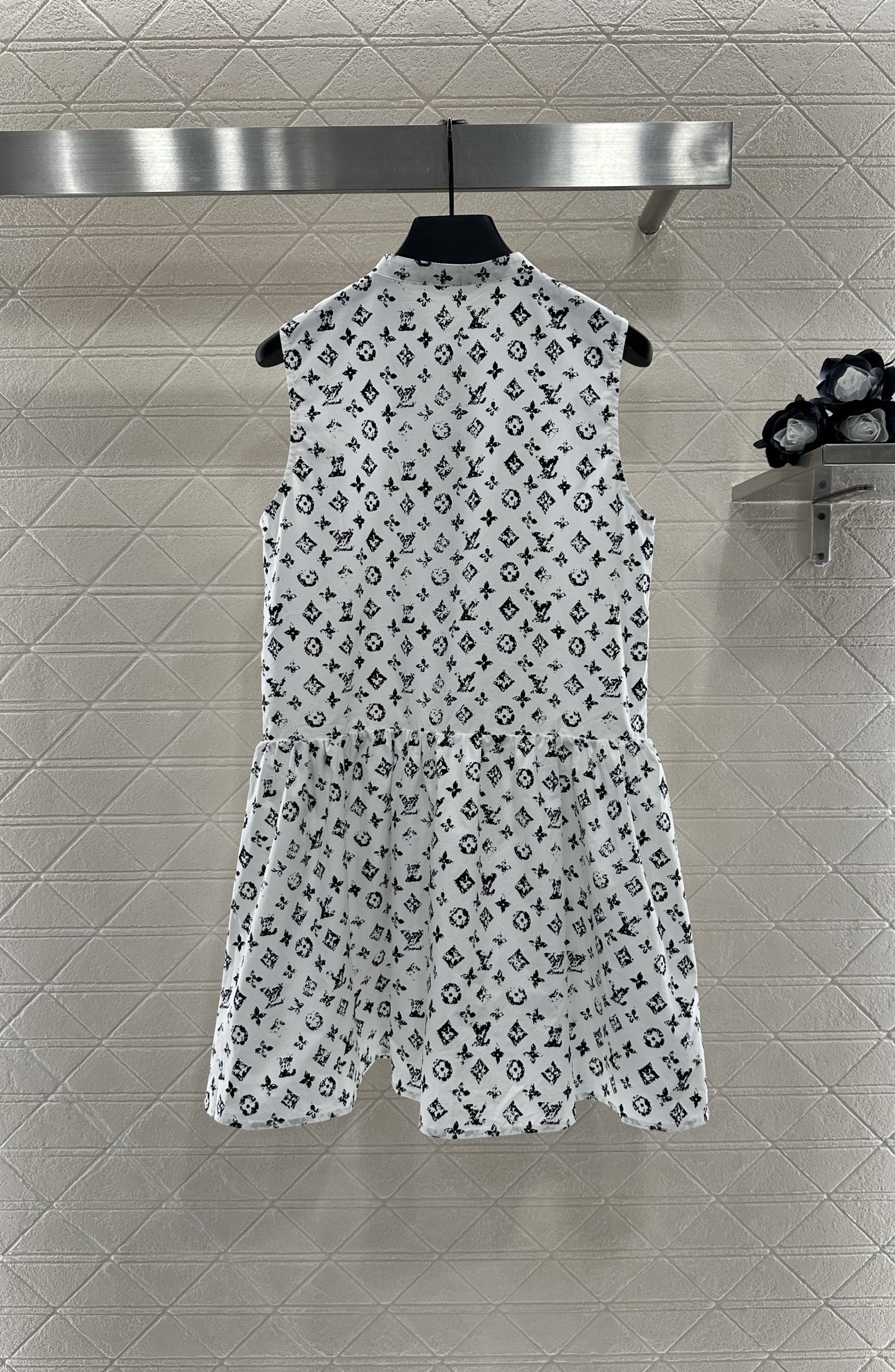 “2025 Louis Vuitton Stamped Women’s Suit: Customizable, Comfortable, and Stylish” - 图片 2