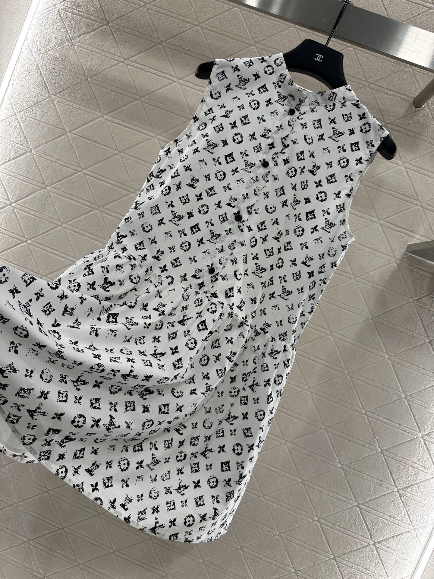 “2025 Louis Vuitton Stamped Women’s Suit: Customizable, Comfortable, and Stylish” - 图片 6