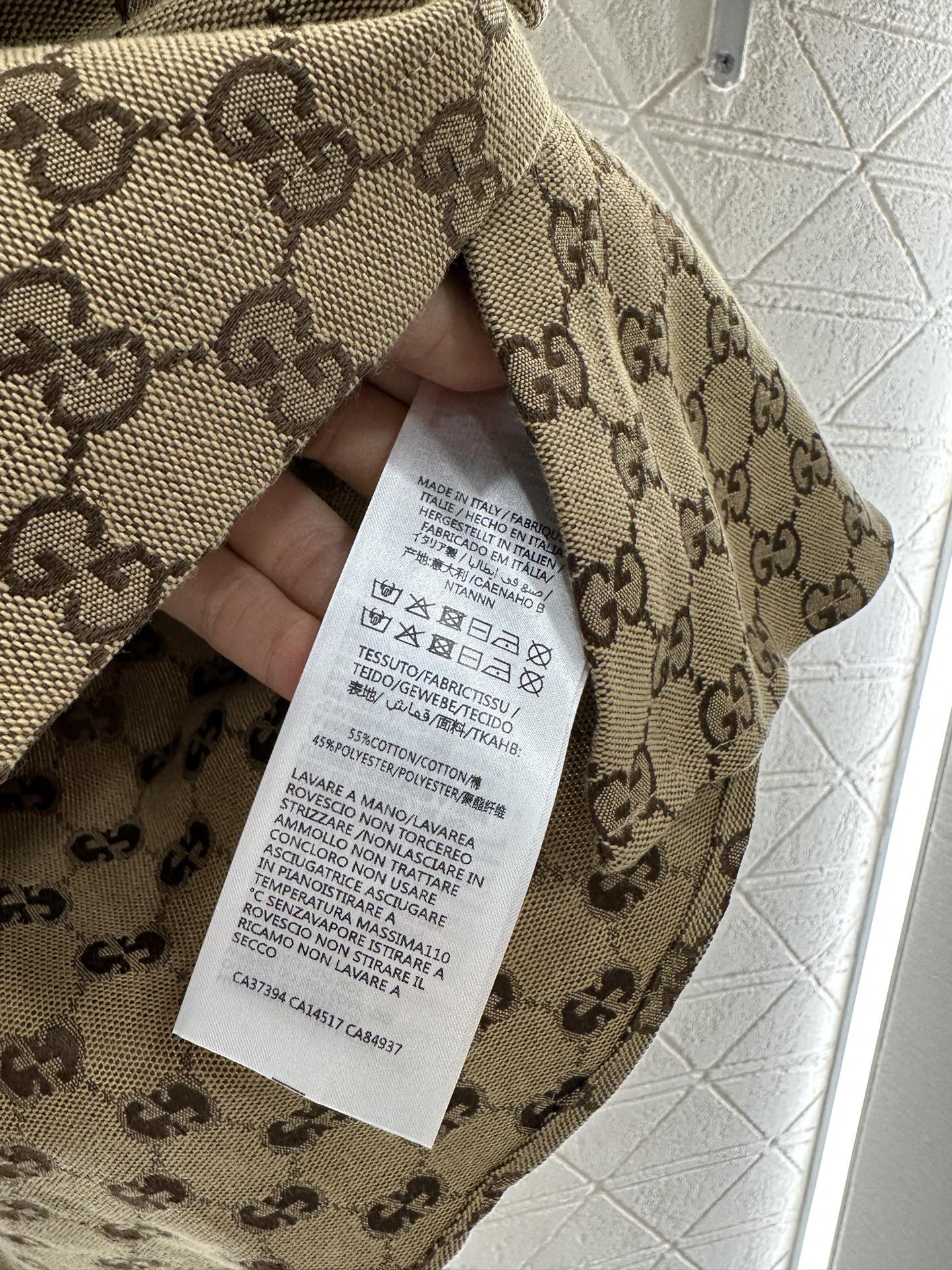 “2025 New Gucci Products: Skin-Skinned Shirts and Pants Suit Collection for Fashionable and Customized Looks” - 图片 6