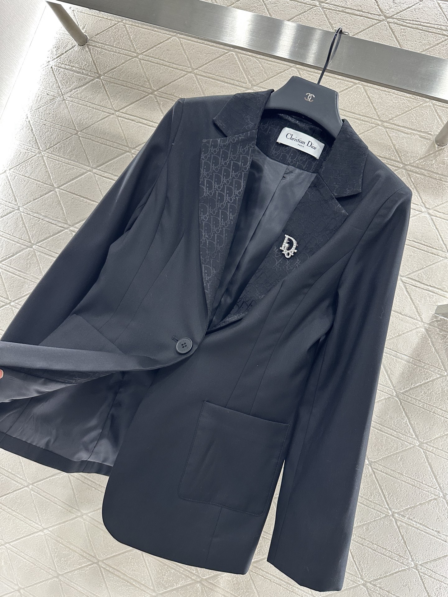 Title: Women’s Suit Coat in Acetate Material – P696 Dio 2025 Collection Summary: High-quality, light, and comfortable suit coat with gun-buttoned bow, loose contour, - 图片 7