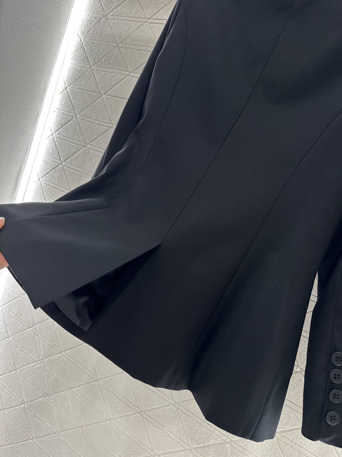 Title: Women’s Suit Coat in Acetate Material – P696 Dio 2025 Collection Summary: High-quality, light, and comfortable suit coat with gun-buttoned bow, loose contour, - 图片 8