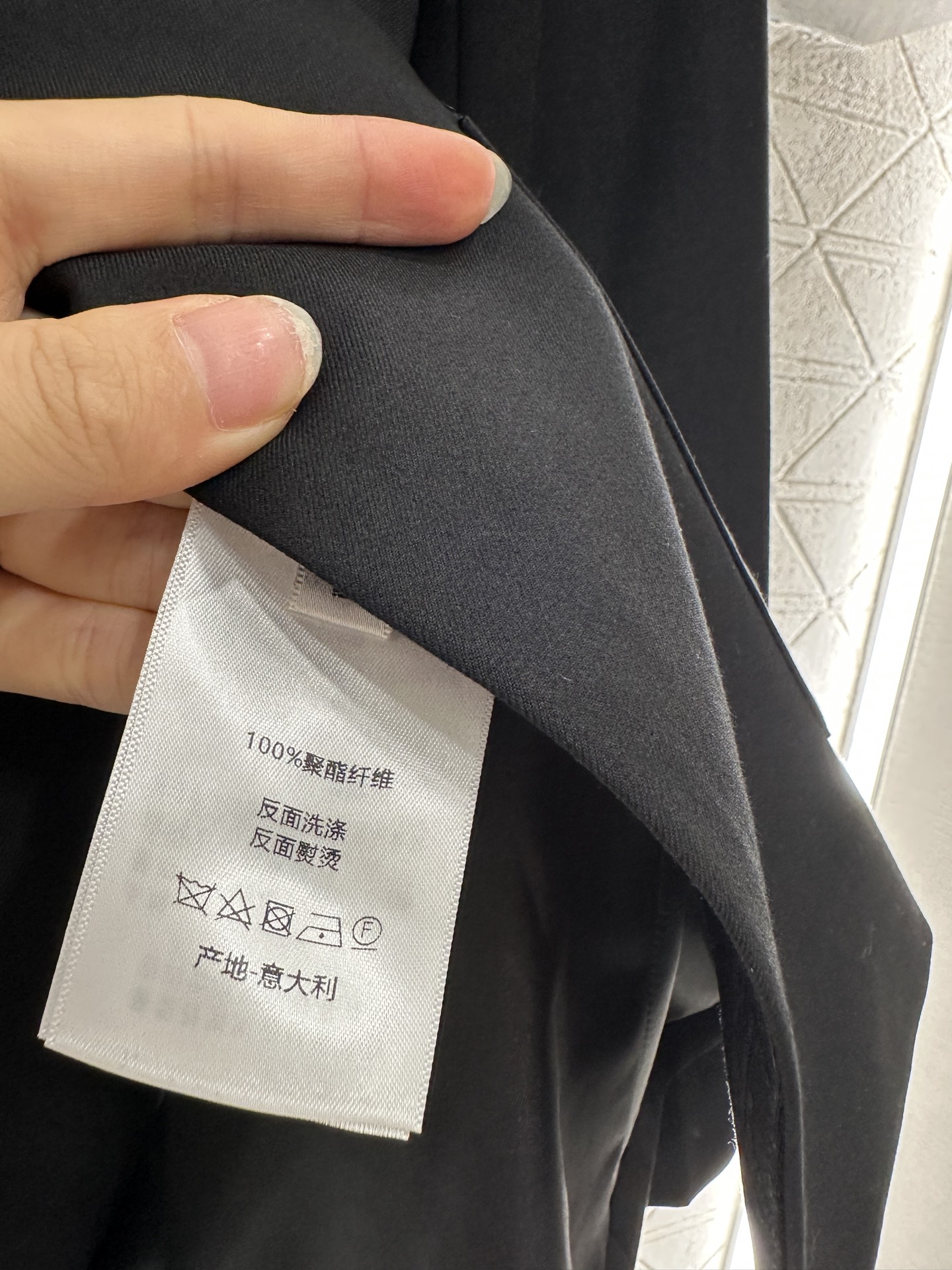 Title: Women’s Suit Coat in Acetate Material – P696 Dio 2025 Collection Summary: High-quality, light, and comfortable suit coat with gun-buttoned bow, loose contour, - 图片 9