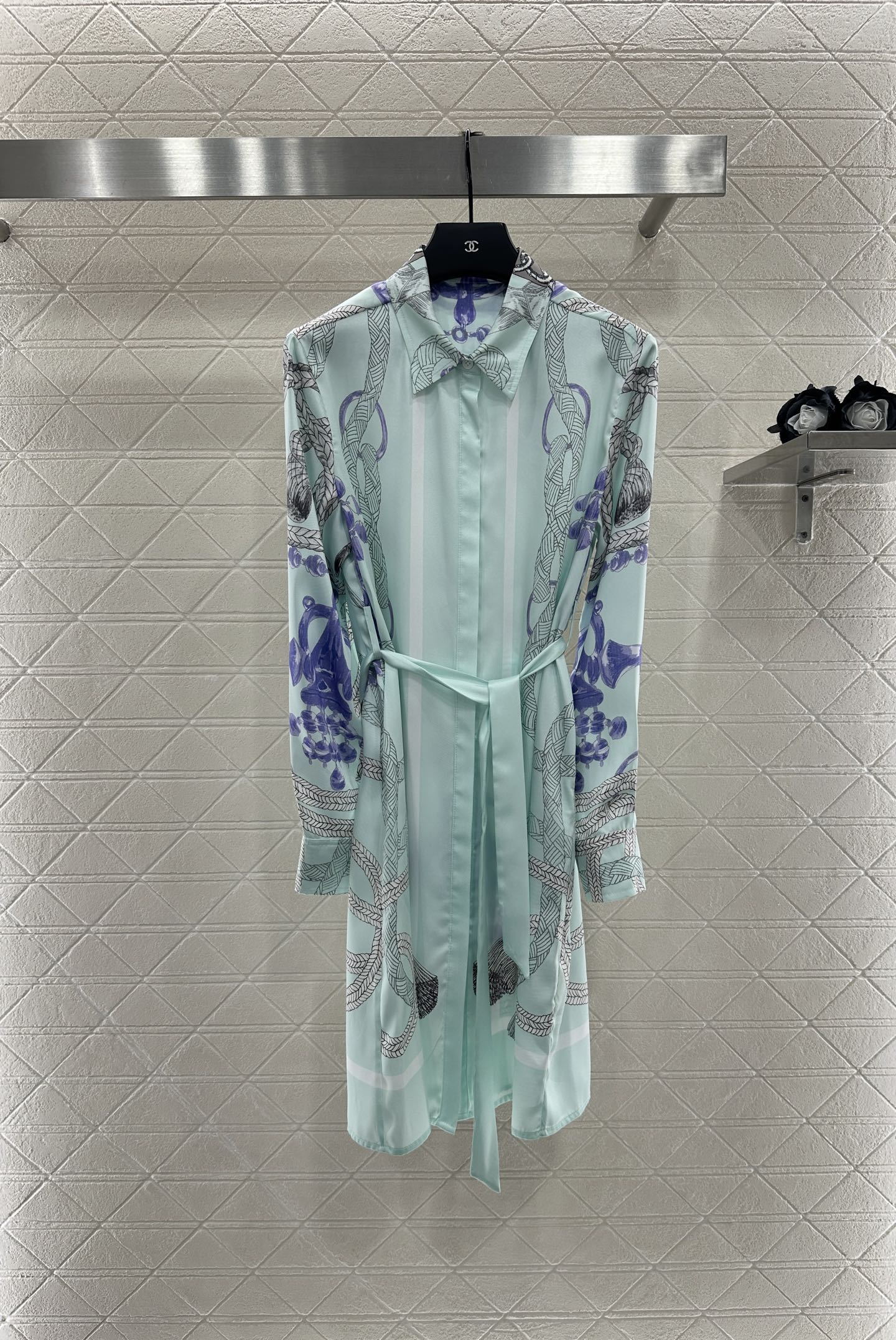 Title: P696 Women’s Suit by Herme *225 – Customizable, High-Quality, Fine Fabric, Elegant Design, Two Colors. - 图片 3