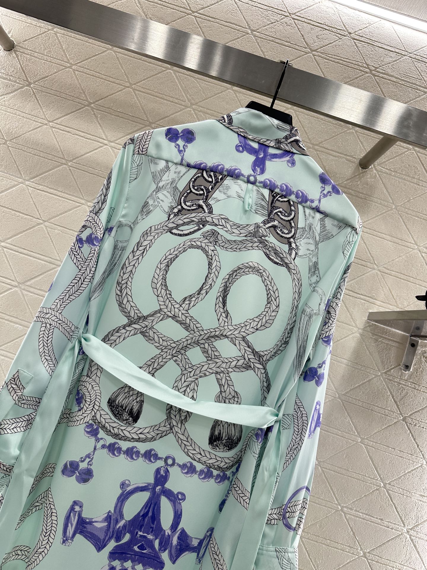 Title: P696 Women’s Suit by Herme *225 – Customizable, High-Quality, Fine Fabric, Elegant Design, Two Colors. - 图片 5