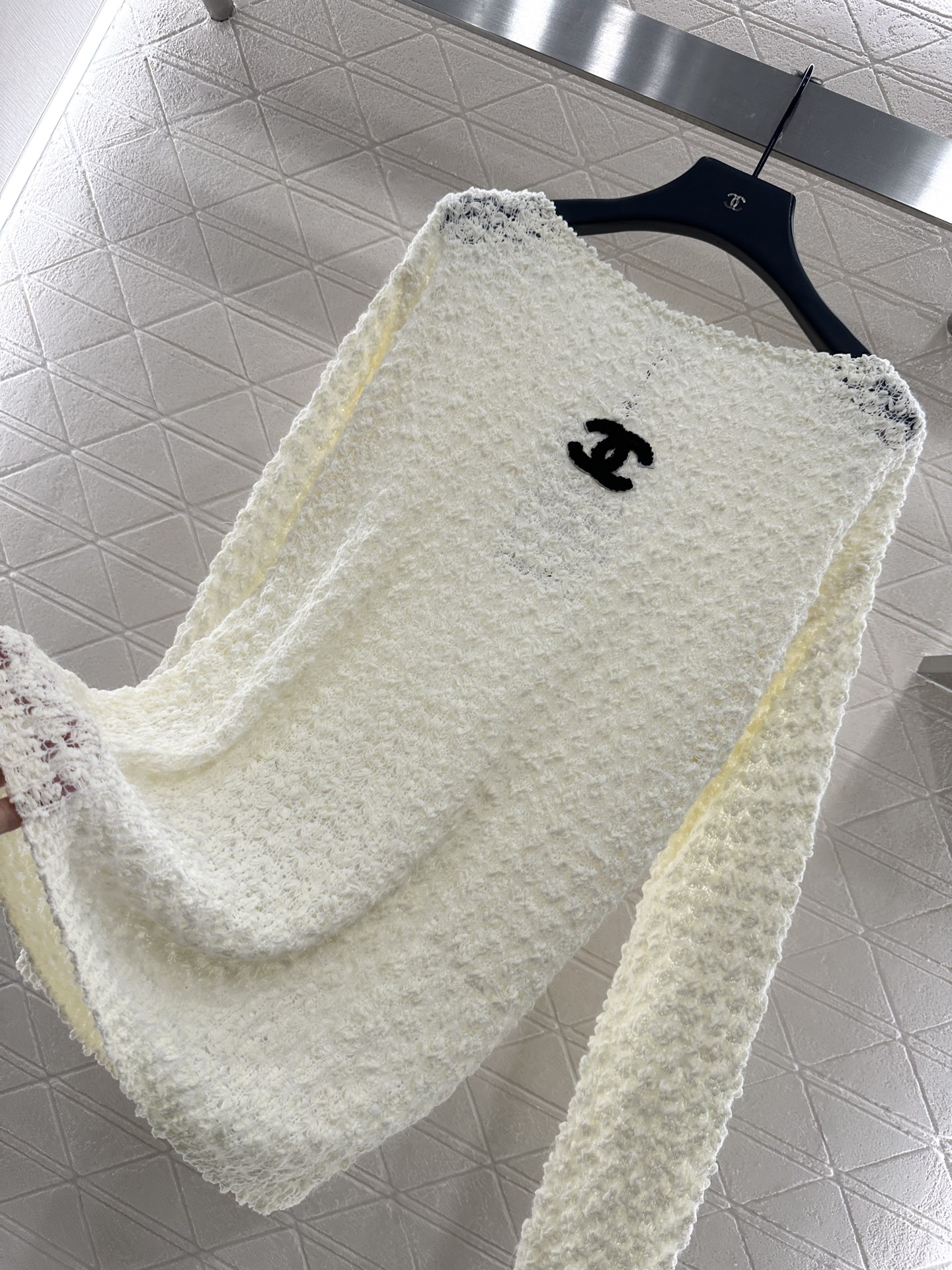 Chanel 2025 New Belt Knitted Long-Sleeve Top Wool Yarn Oversized 7 i1755699544076 3194 0 5