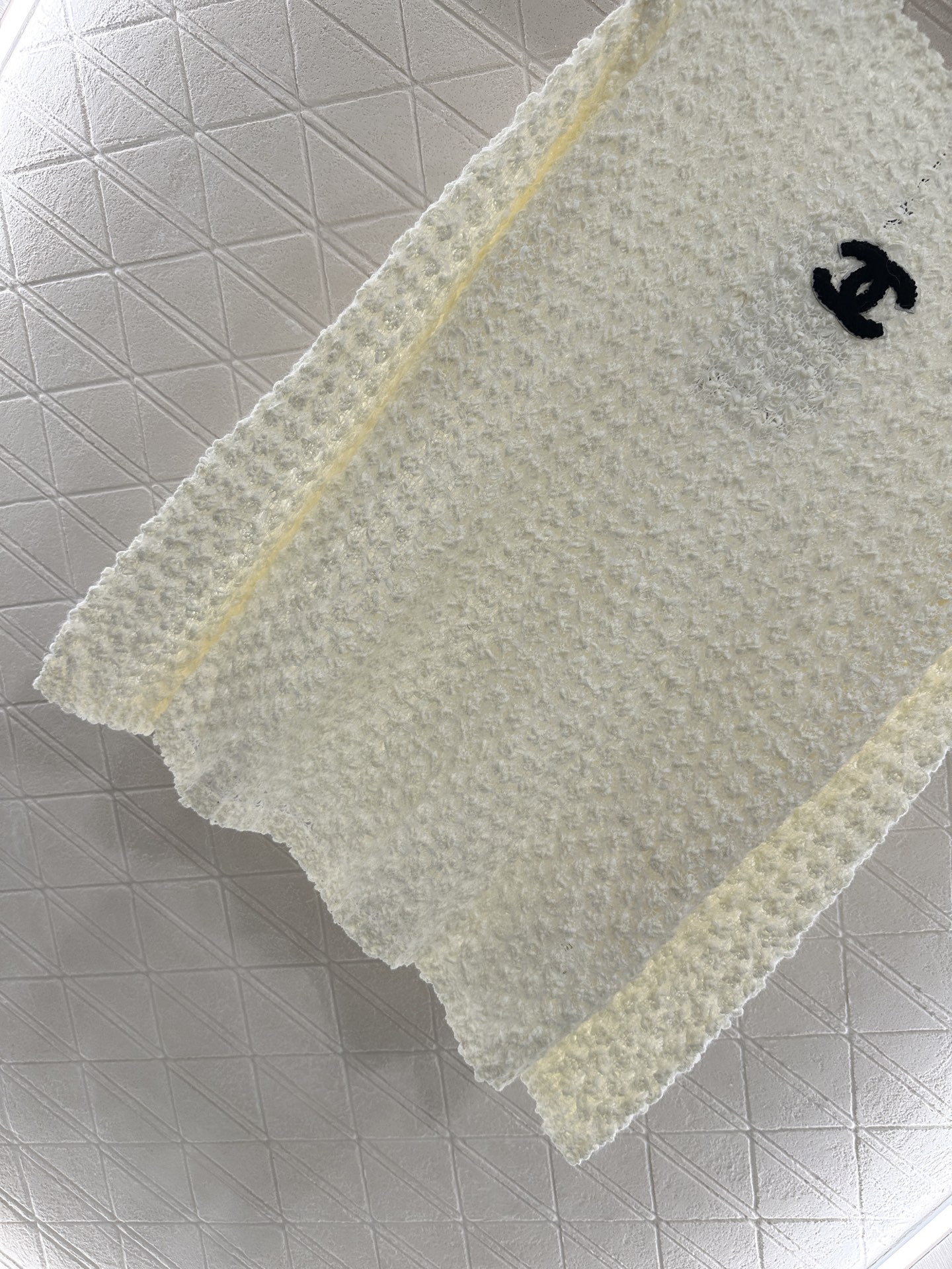 Chanel 2025 New Belt Knitted Long-Sleeve Top Wool Yarn Oversized 6 i1755699544092 8438 0 4