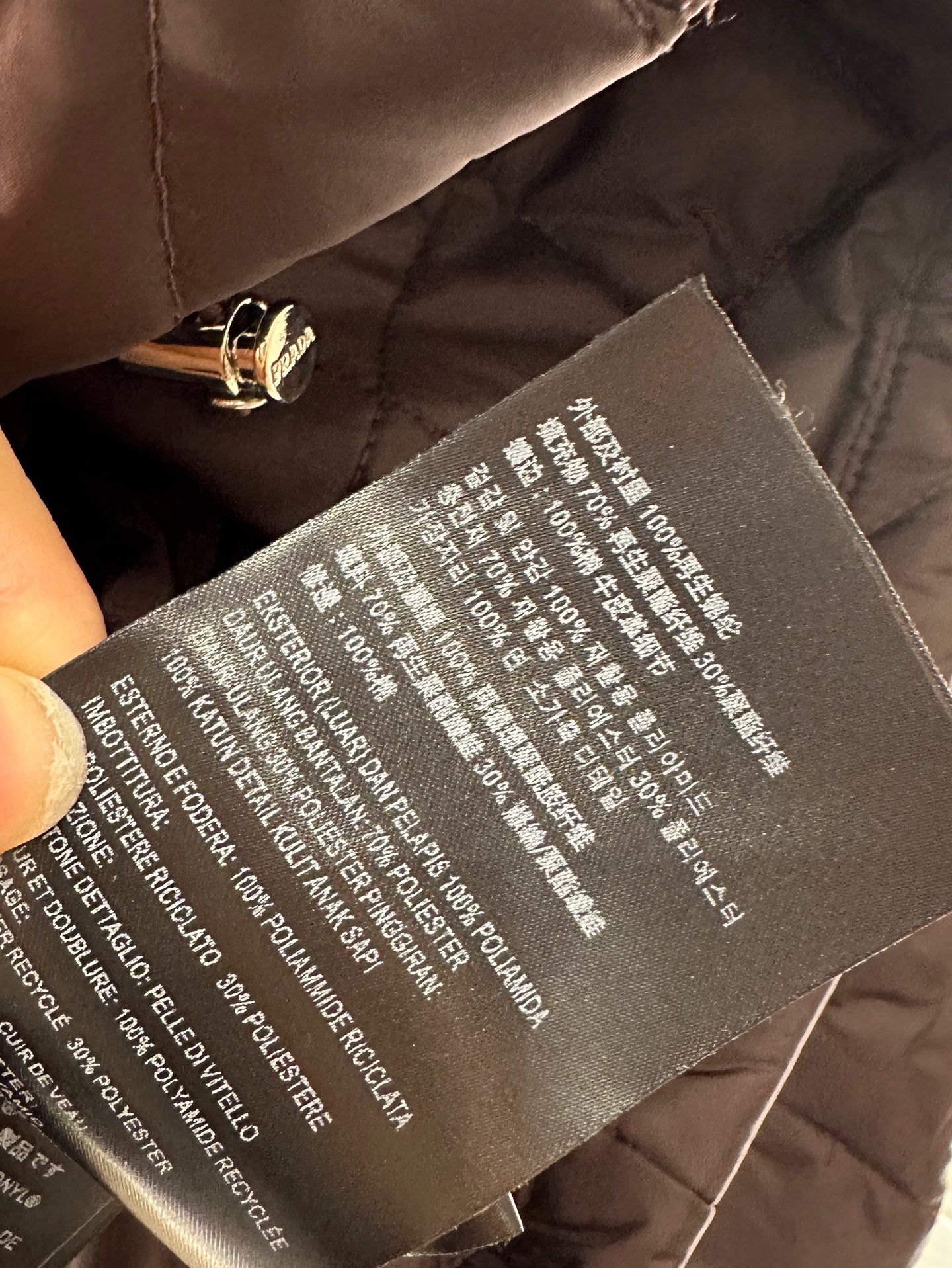 ♥Prad*♥2025新品上架
     菱格圆领羽绒棉服
定制YB进口防风防水尼龙材质 其工艺还原 升