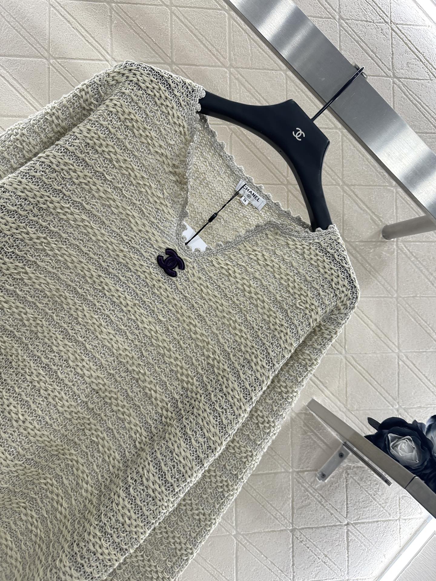 Chanel Women's Striped Knit Long Sleeve Sweater - Luxurious Comfort 7 i1755782981673 6109 0 3