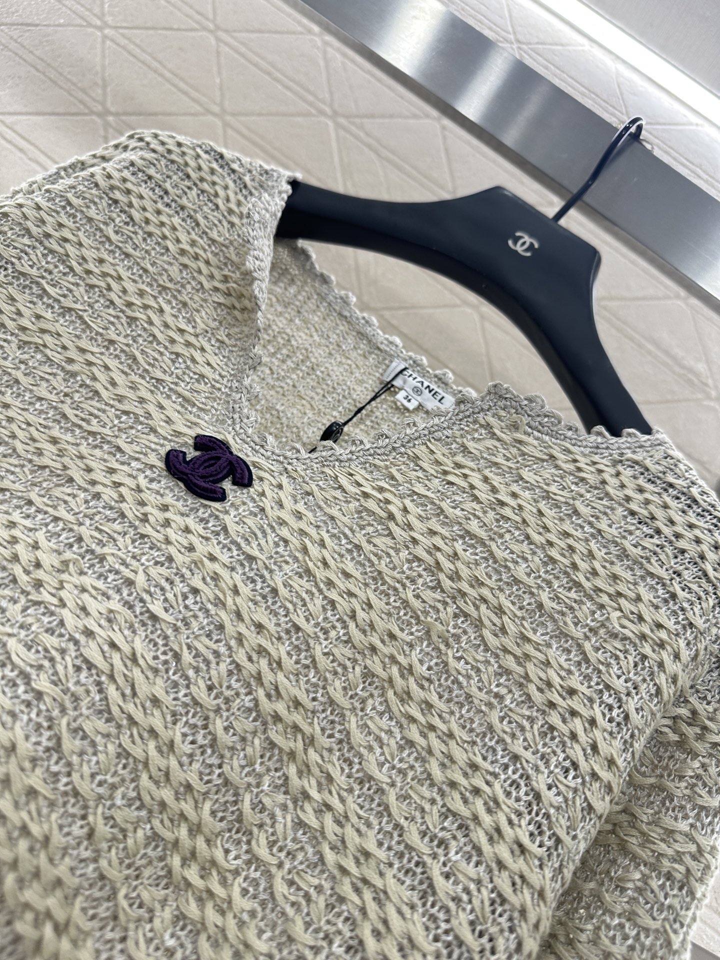 Chanel Women's Striped Knit Long Sleeve Sweater - Luxurious Comfort 8 i1755782984093 3299 0 5