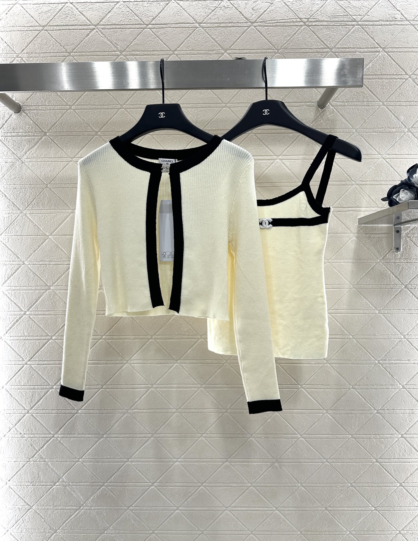 Ensemble Cardigan et Débardeur Chanel en Tricot de Laine Mérinos