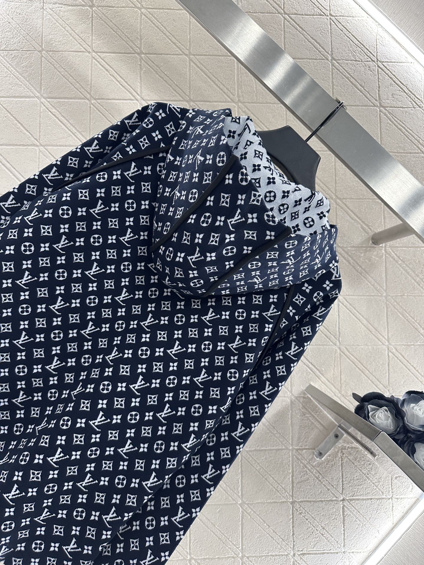 ♥Louis Vuitto*♥2025新品上架
    拼接提花连帽针织外套
定制YB丝绵纱线织造 质感