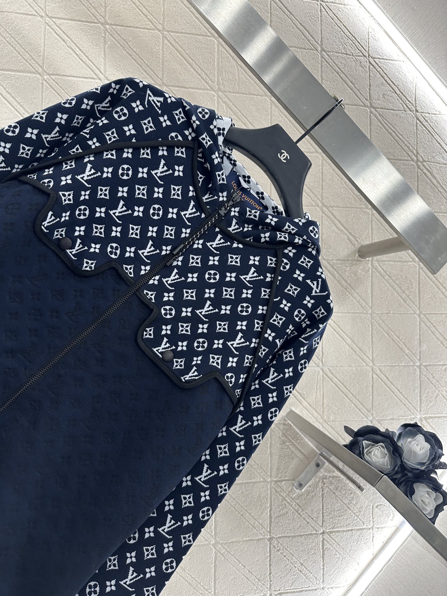 ♥Louis Vuitto*♥2025新品上架
    拼接提花连帽针织外套
定制YB丝绵纱线织造 质感