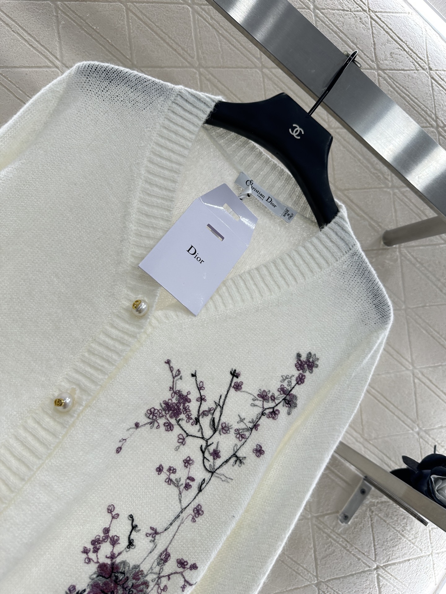 ♥Dio*♥2025新品上架
   重工刺绣针织开衫
定制YB进口马海毛纱线织造 密度细针织造 清晰毛感