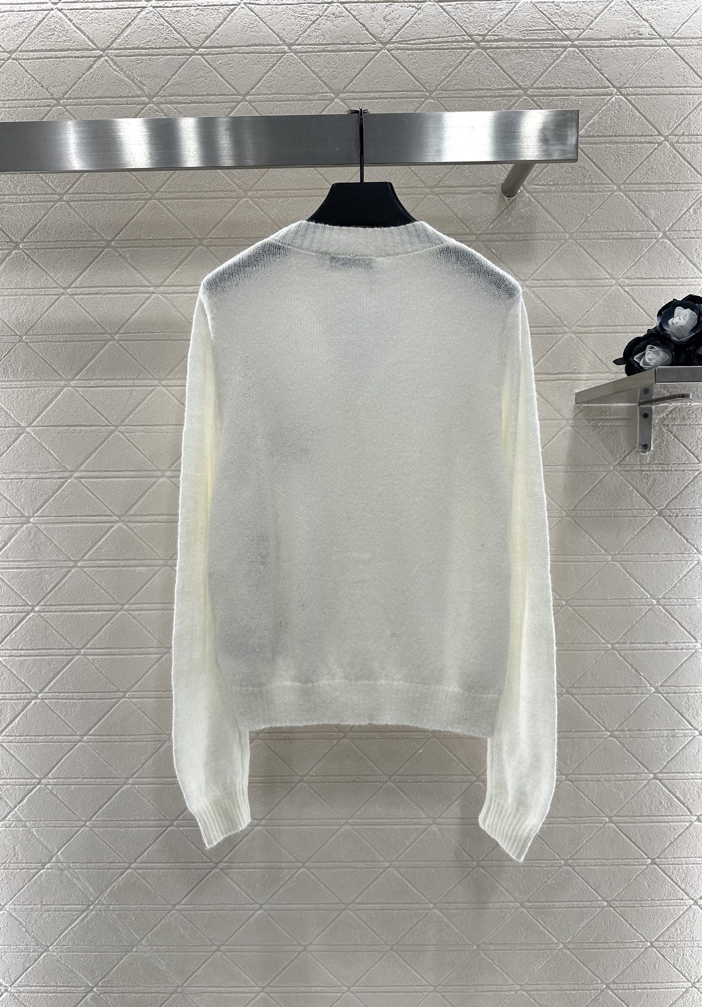 ♥Dio*♥2025新品上架
   重工刺绣针织开衫
定制YB进口马海毛纱线织造 密度细针织造 清晰毛感