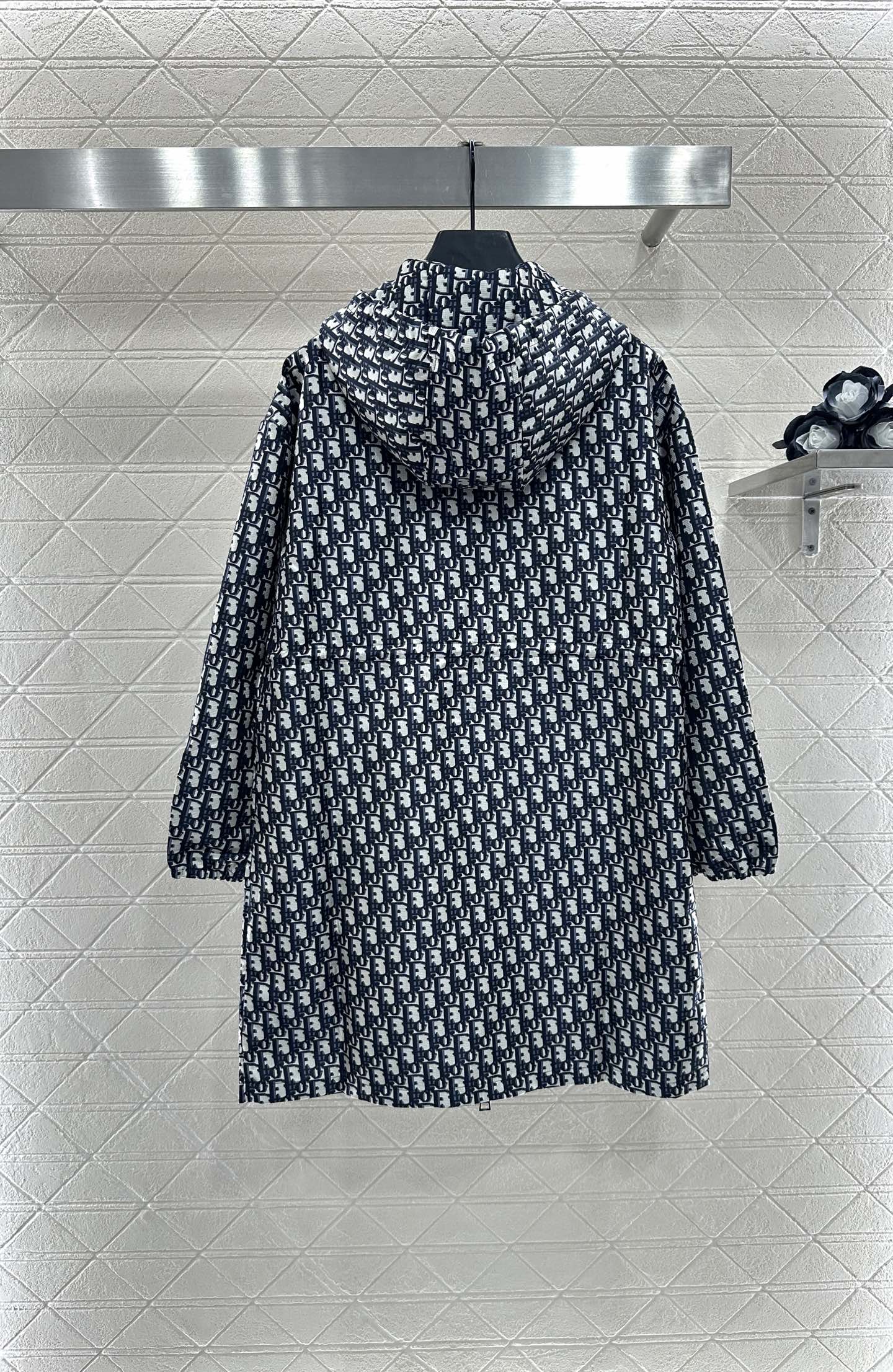 ♥Dio*♥2025新品上架
   提花连帽风衣外套
定制YB进口提花材质 质感高级 挺括有型 拉链开襟