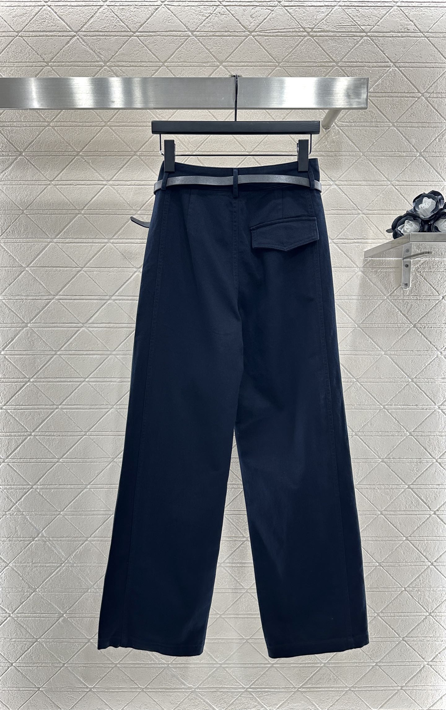 ♥Saint Lauren*♥2025新品上架
      腰带牛仔直筒长裤
定制YB斜纹全棉材质 质感