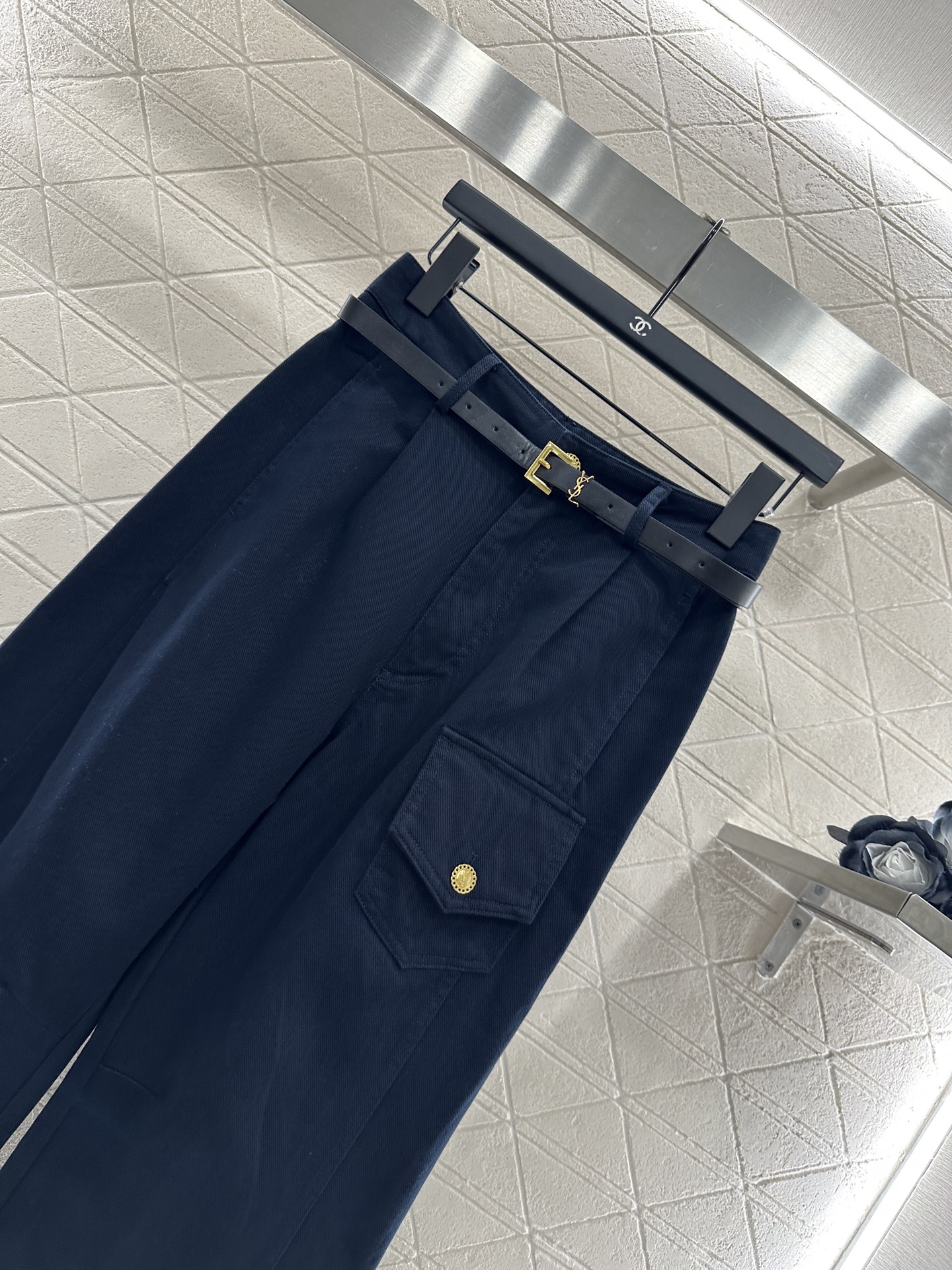 ♥Saint Lauren*♥2025新品上架
      腰带牛仔直筒长裤
定制YB斜纹全棉材质 质感