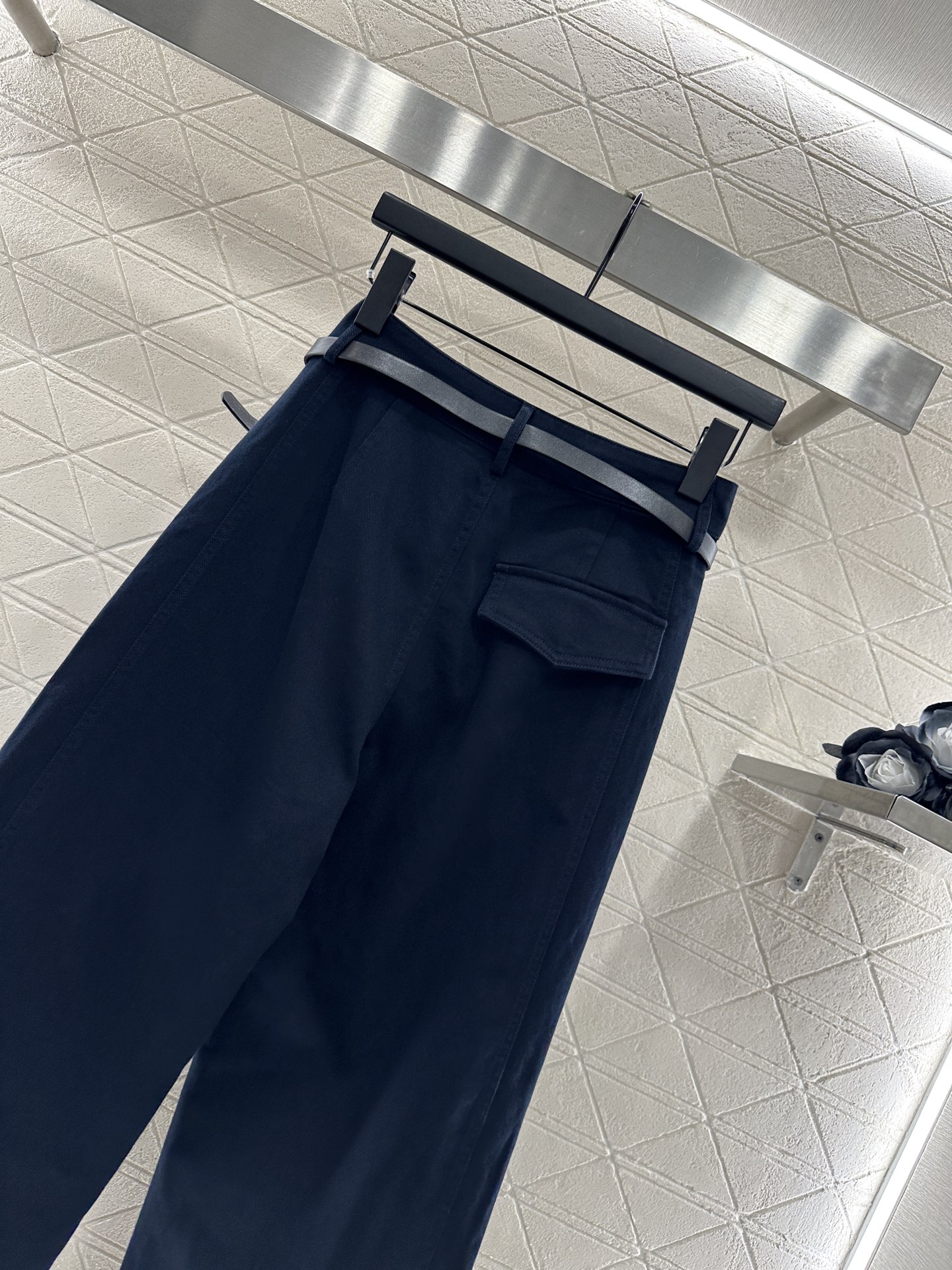 ♥Saint Lauren*♥2025新品上架
      腰带牛仔直筒长裤
定制YB斜纹全棉材质 质感