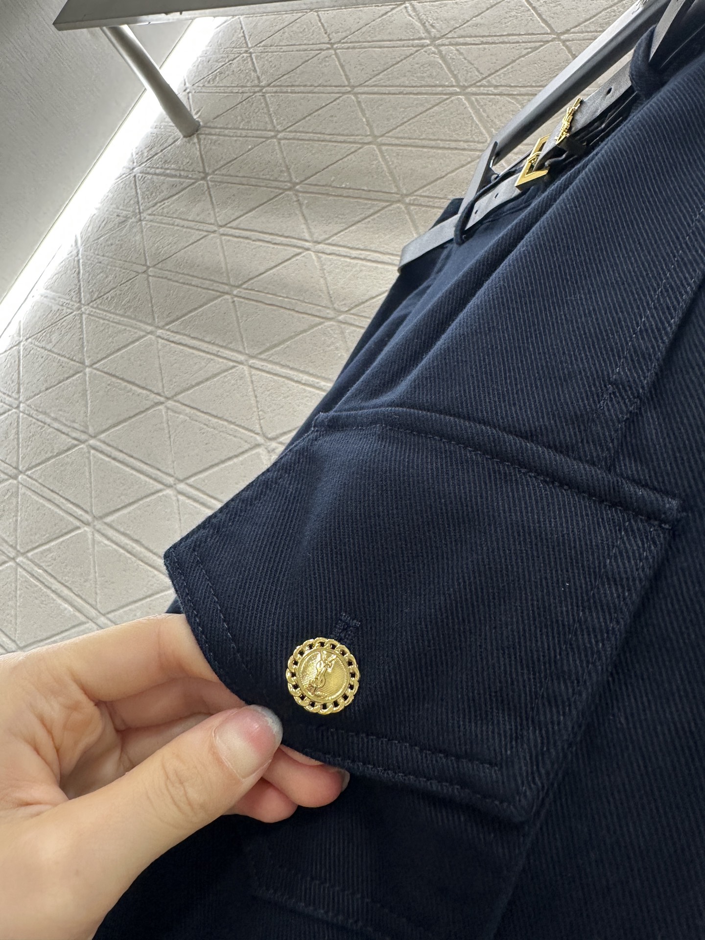 ♥Saint Lauren*♥2025新品上架
      腰带牛仔直筒长裤
定制YB斜纹全棉材质 质感