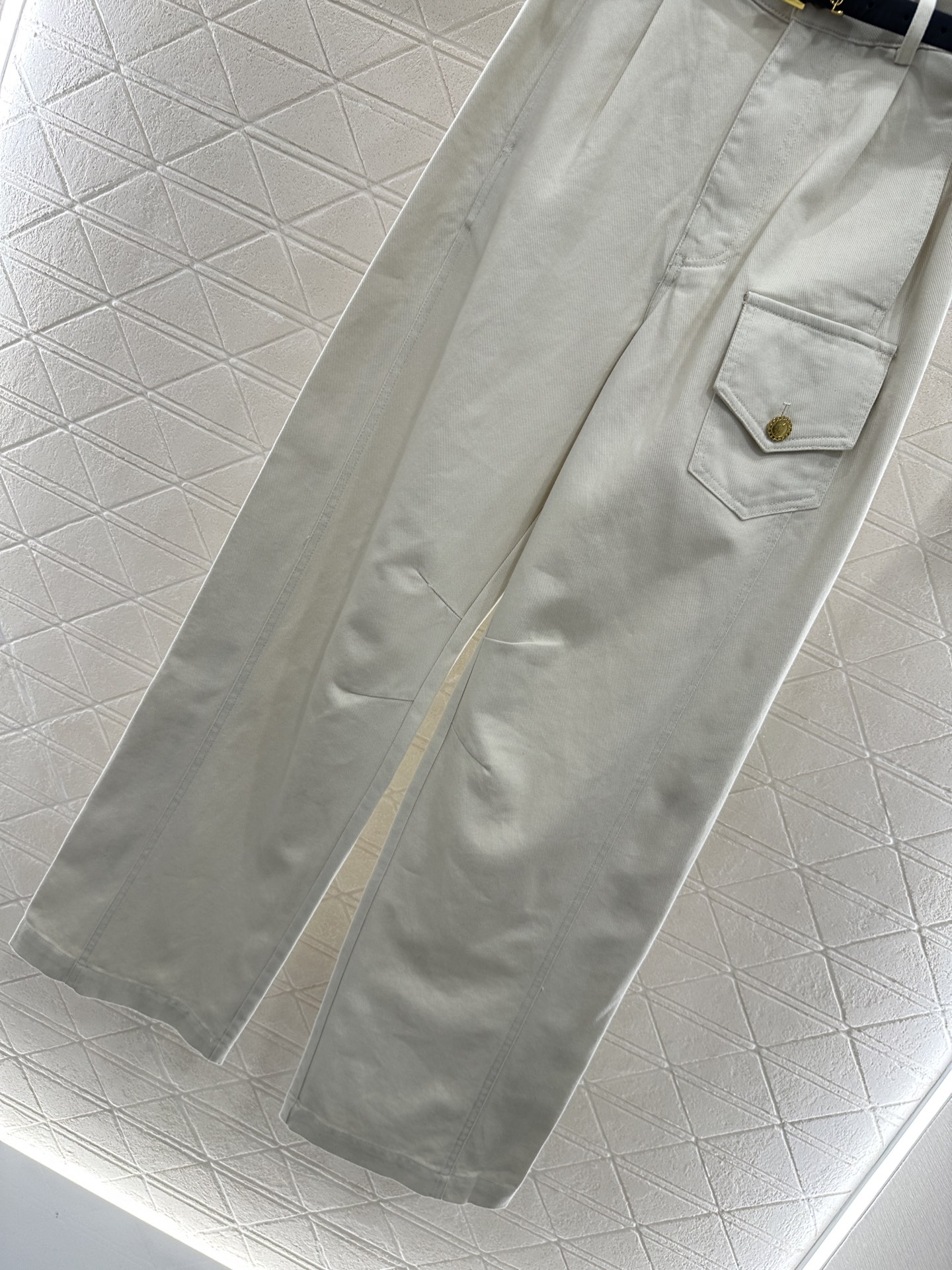 ♥Saint Lauren*♥2025新品上架
      腰带牛仔直筒长裤
定制YB斜纹全棉材质 质感