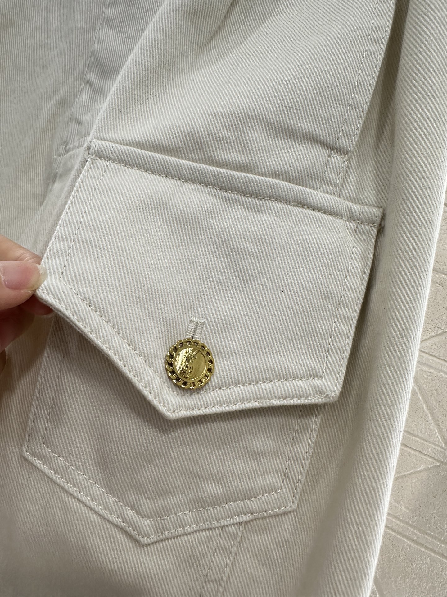 ♥Saint Lauren*♥2025新品上架
      腰带牛仔直筒长裤
定制YB斜纹全棉材质 质感