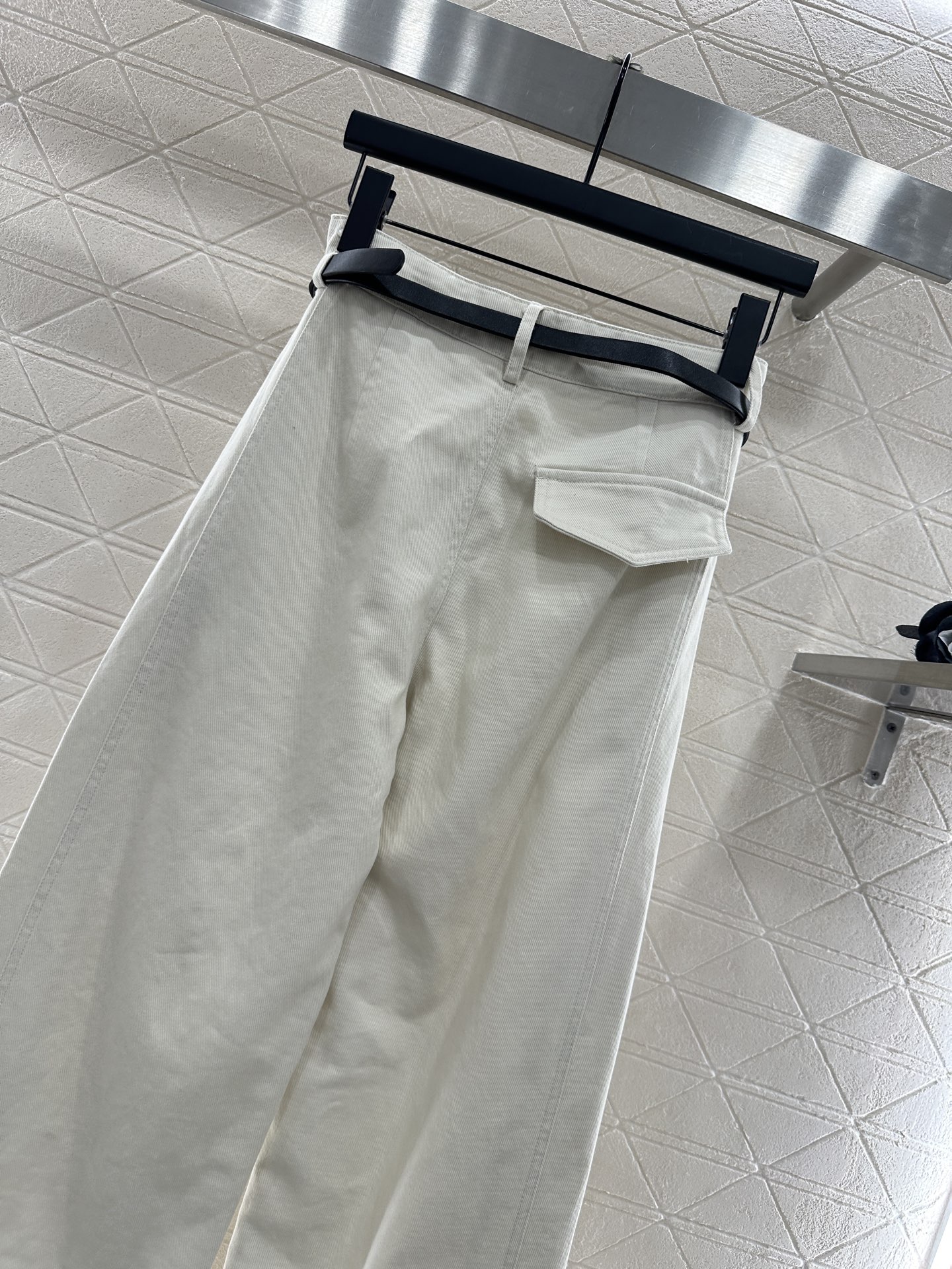 ♥Saint Lauren*♥2025新品上架
      腰带牛仔直筒长裤
定制YB斜纹全棉材质 质感