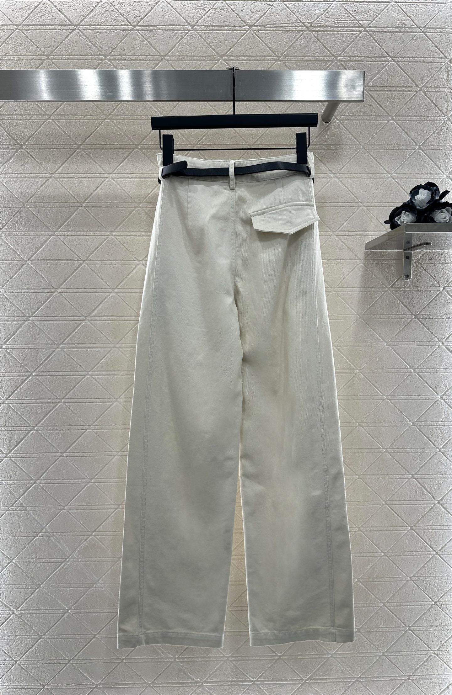 ♥Saint Lauren*♥2025新品上架
      腰带牛仔直筒长裤
定制YB斜纹全棉材质 质感