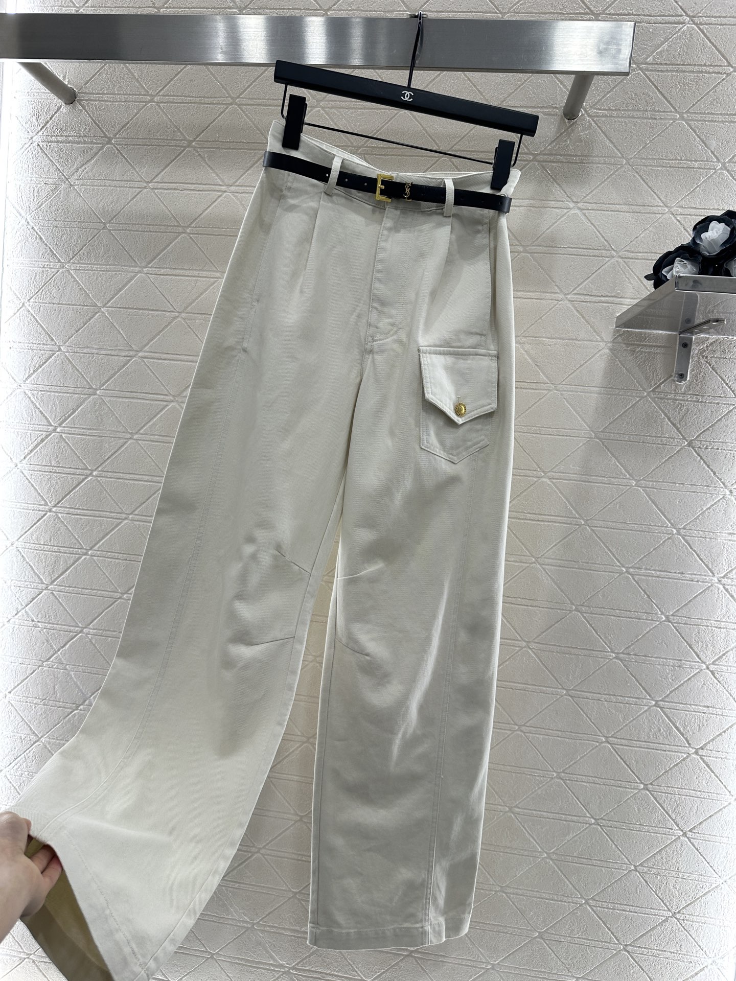 ♥Saint Lauren*♥2025新品上架
      腰带牛仔直筒长裤
定制YB斜纹全棉材质 质感