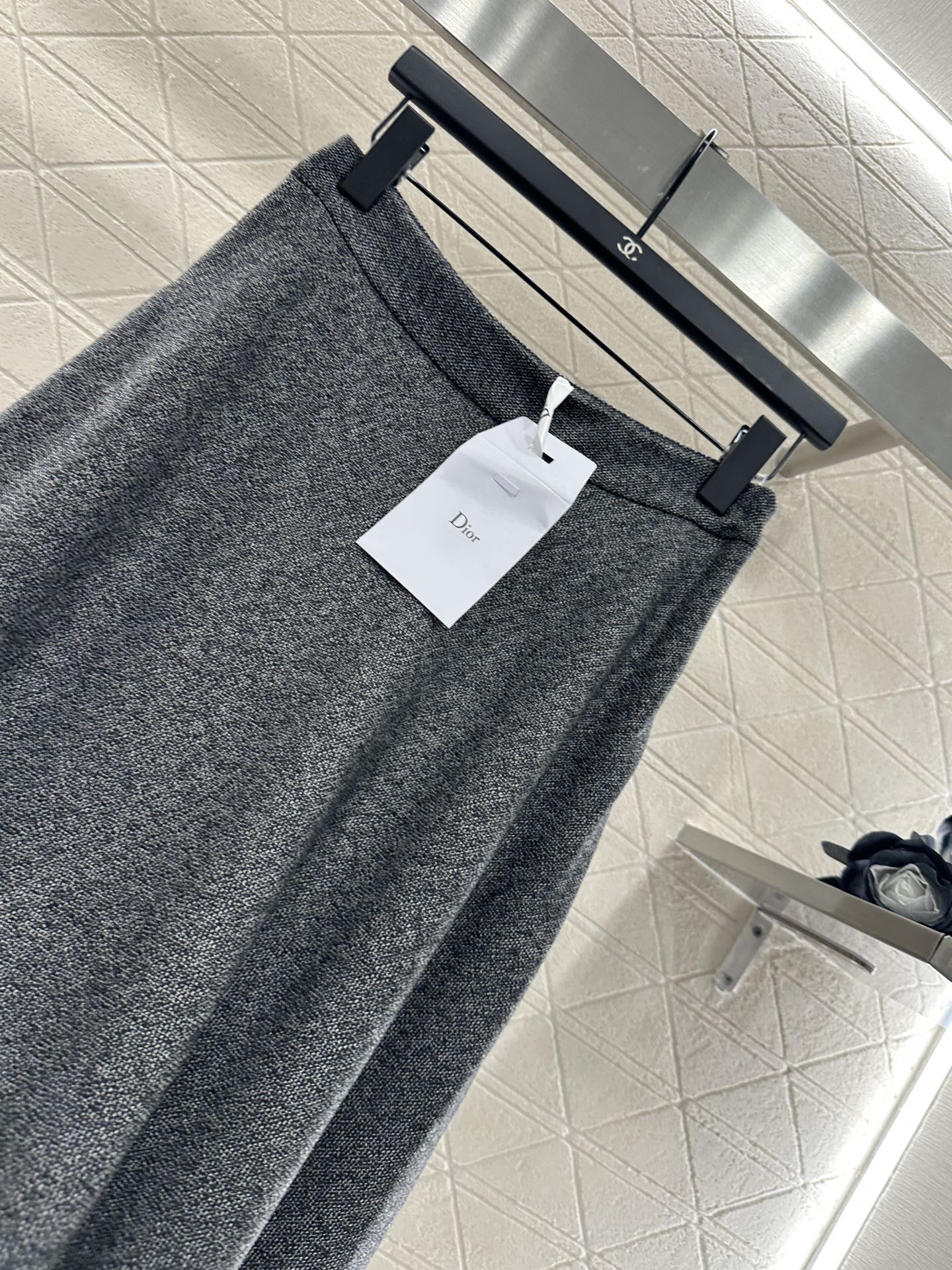 ♥Dio*♥2025新品上架
    高腰伞状中长半裙
定制YB进口百分百真丝毛材质 质感光泽 品相上乘