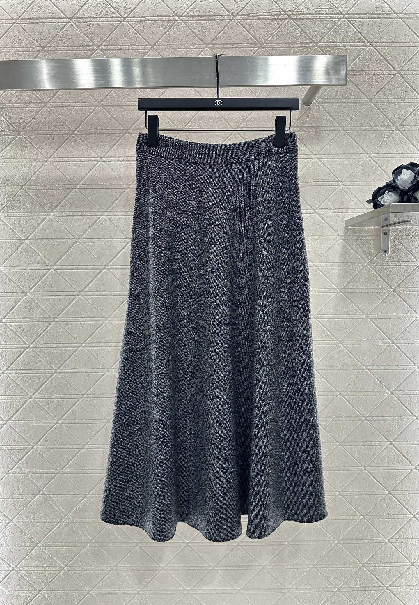 ♥Dio*♥2025新品上架
    高腰伞状中长半裙
定制YB进口百分百真丝毛材质 质感光泽 品相上乘