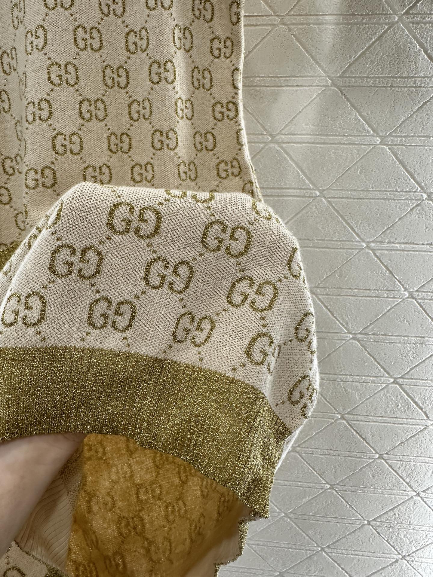 ♥Gucc*♥2025新品上架
  圆领提花针织短袖连衣裙
定制YB羊毛纱线织造 质感光泽 弹力舒适 圆