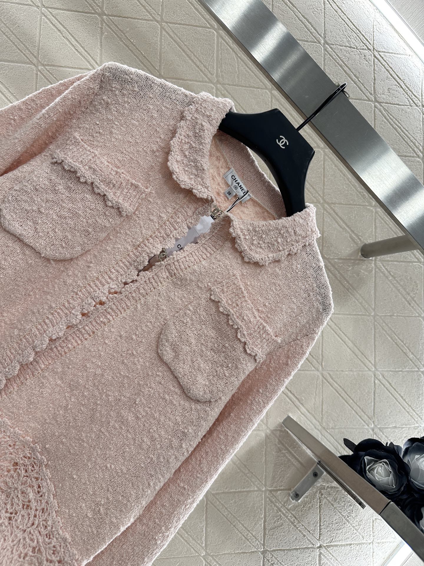 ♥Chane*♥2025新品上架
 颗粒花边针织开衫半裙套装
定制YB棉毛纱线织造 穿搭舒适 柔软细腻 