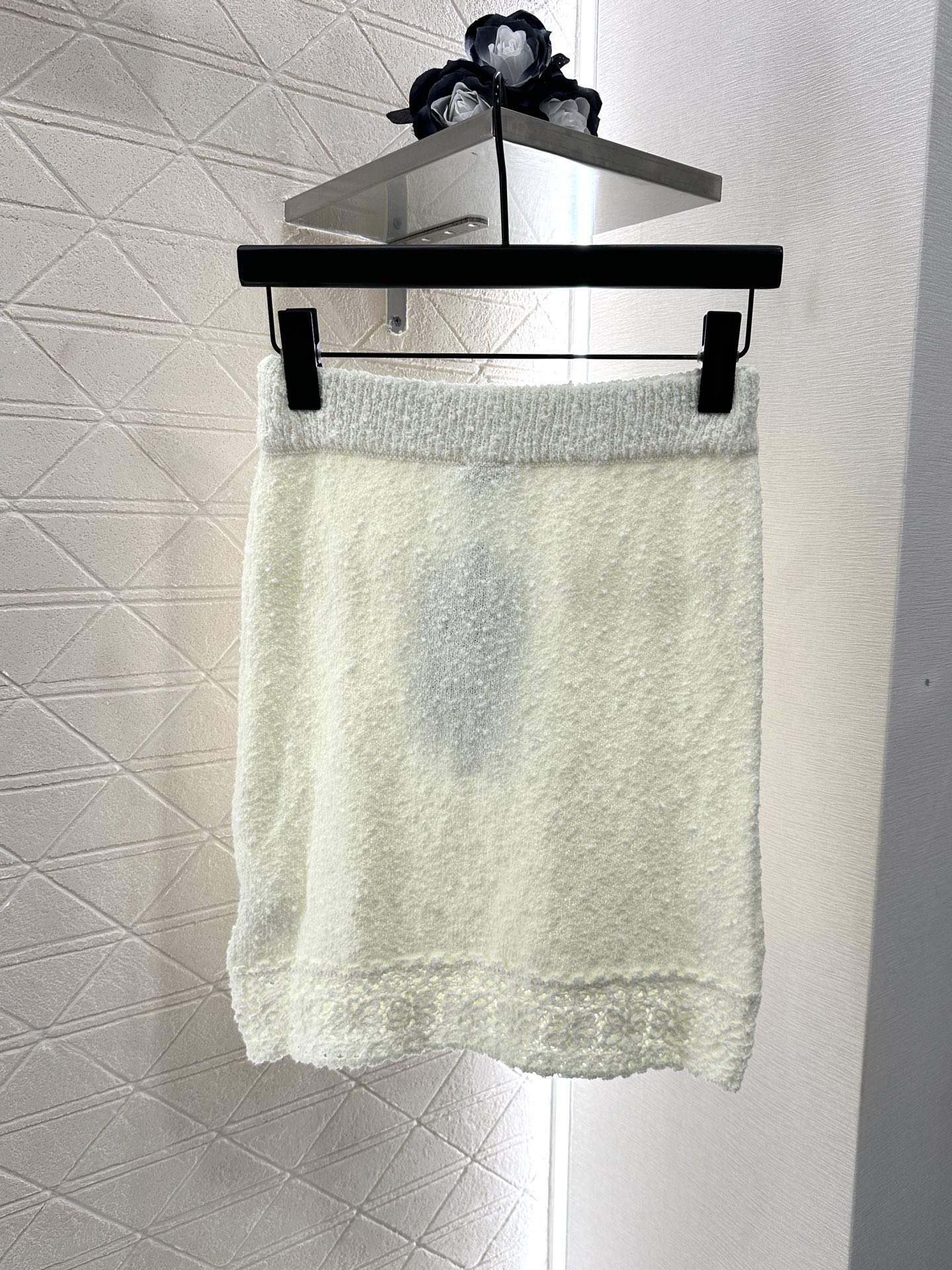 ♥Chane*♥2025新品上架
 颗粒花边针织开衫半裙套装
定制YB棉毛纱线织造 穿搭舒适 柔软细腻 