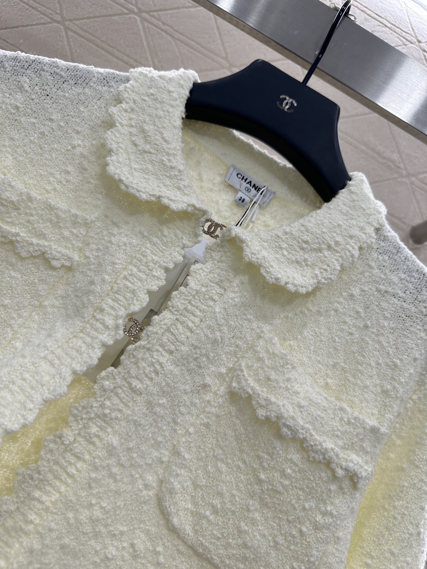 ♥Chane*♥2025新品上架
 颗粒花边针织开衫半裙套装
定制YB棉毛纱线织造 穿搭舒适 柔软细腻 