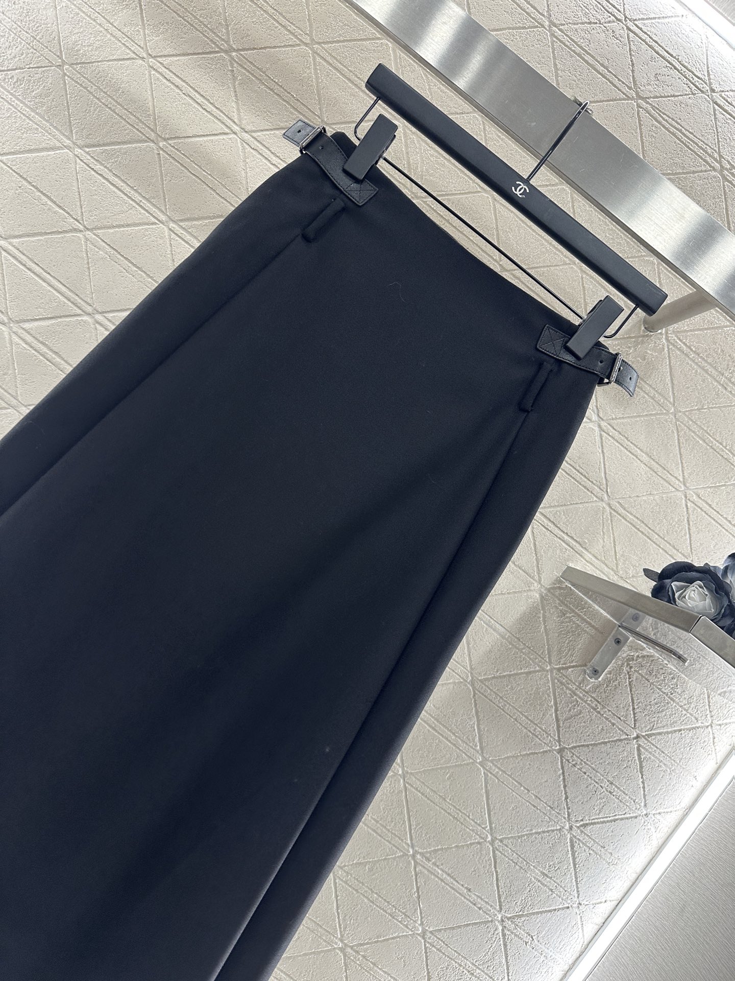 ♥Dio*♥2025新品上架
    侧腰带压褶半裙
定制YB进口百分百真丝毛材质 质感光泽 品相上乘 