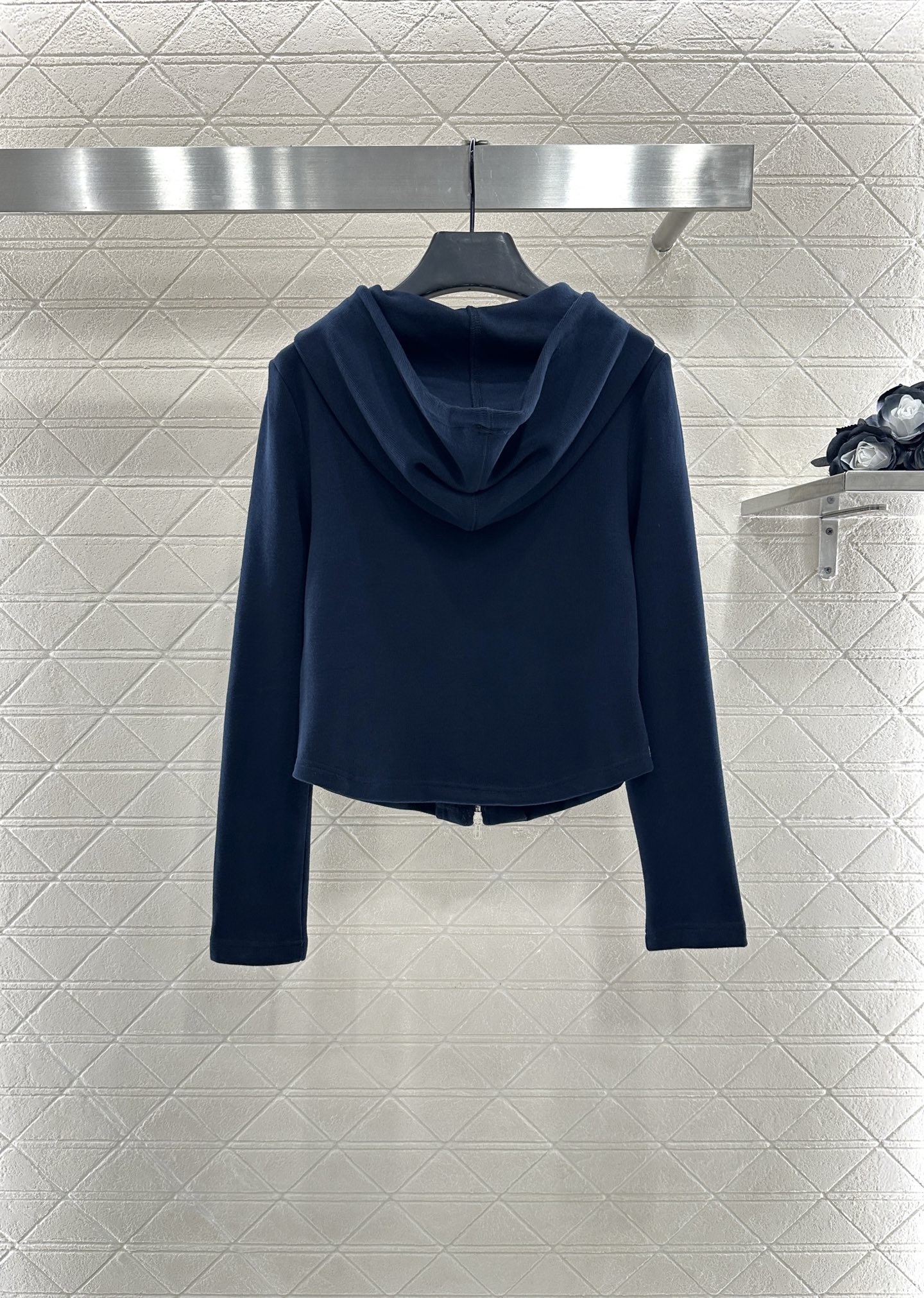 ♥Miumi*♥2025新品上架
     连帽外套长裤套装
定制YB进口棉涤材质 透气舒适 垂顺有型 