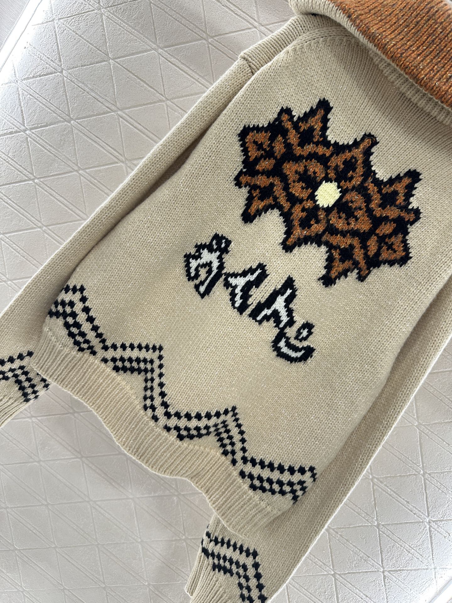 ♥Louis Vuitto*♥2025新品上架
       大翻领拉链毛衣外套
定制YB棉毛纱线织造 