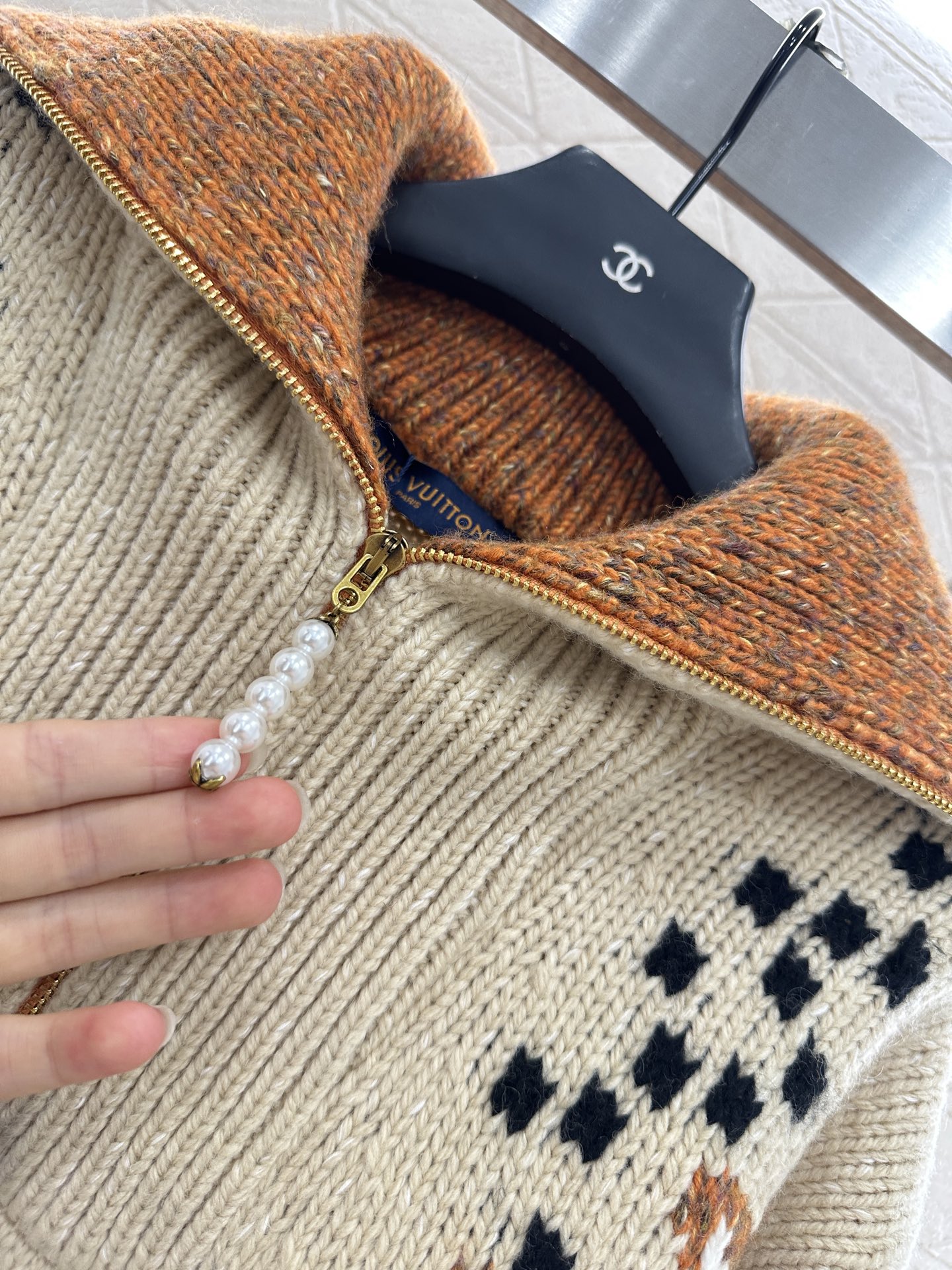 ♥Louis Vuitto*♥2025新品上架
       大翻领拉链毛衣外套
定制YB棉毛纱线织造 