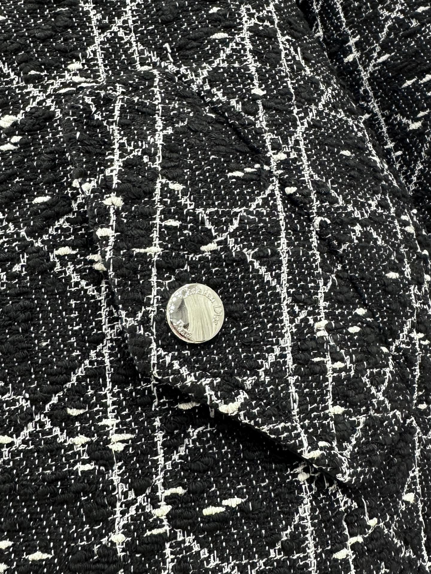 ♥Dio*♥2025新品上架
   藤格纹外套裙裤套装
定制YB棉毛材质 质感高级 品相十足 拉链棒球服