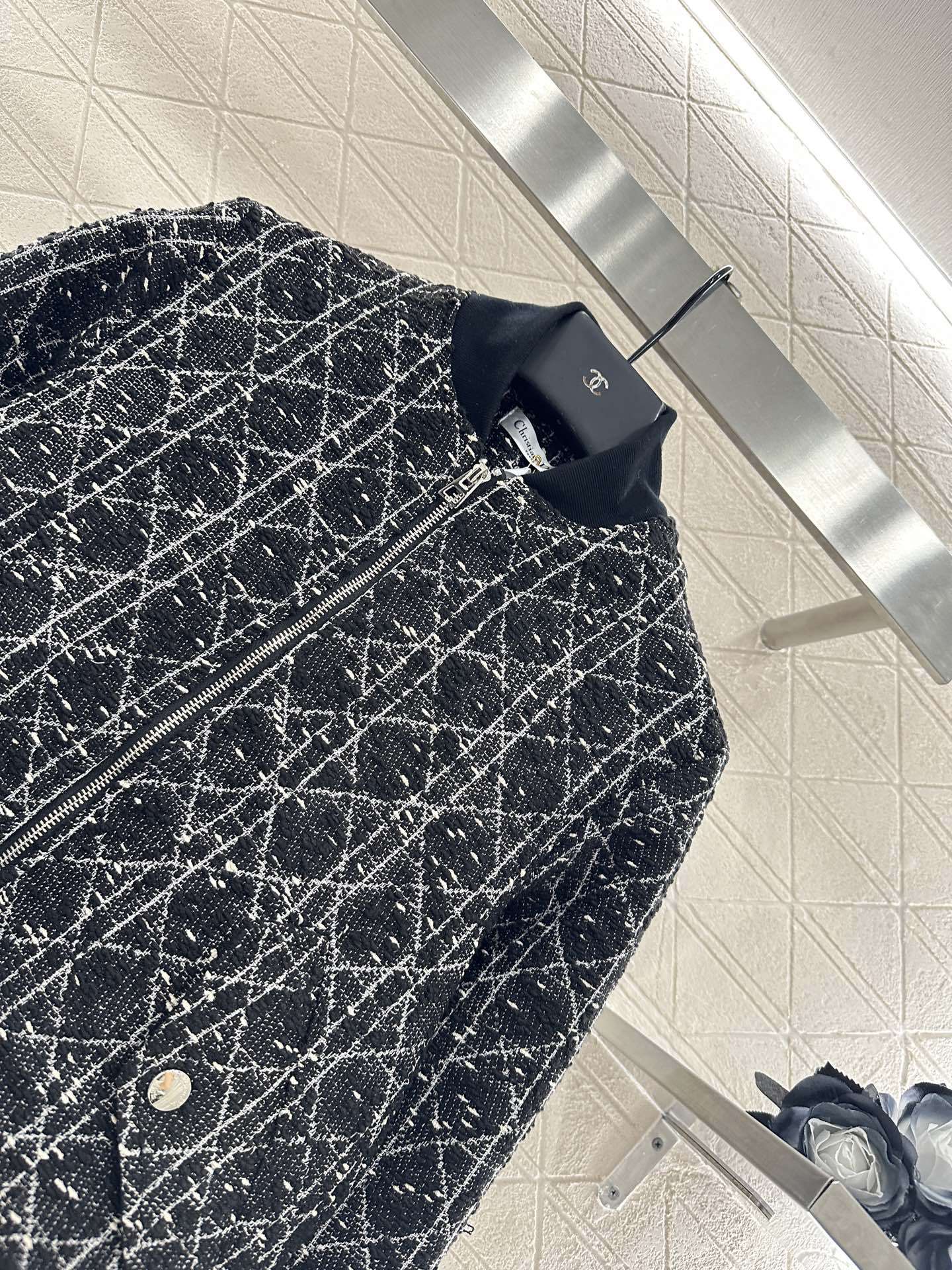 ♥Dio*♥2025新品上架
   藤格纹外套裙裤套装
定制YB棉毛材质 质感高级 品相十足 拉链棒球服