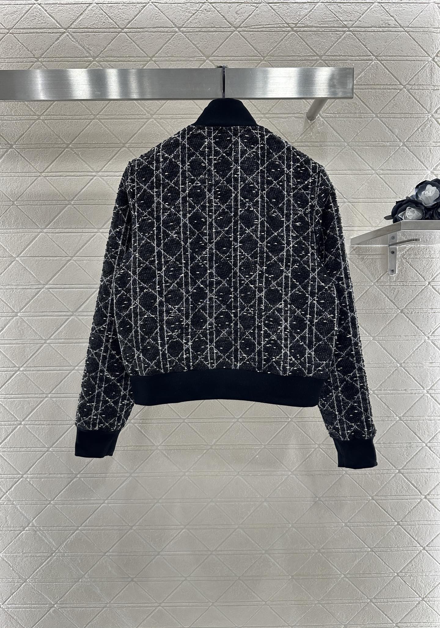 ♥Dio*♥2025新品上架
   藤格纹外套裙裤套装
定制YB棉毛材质 质感高级 品相十足 拉链棒球服