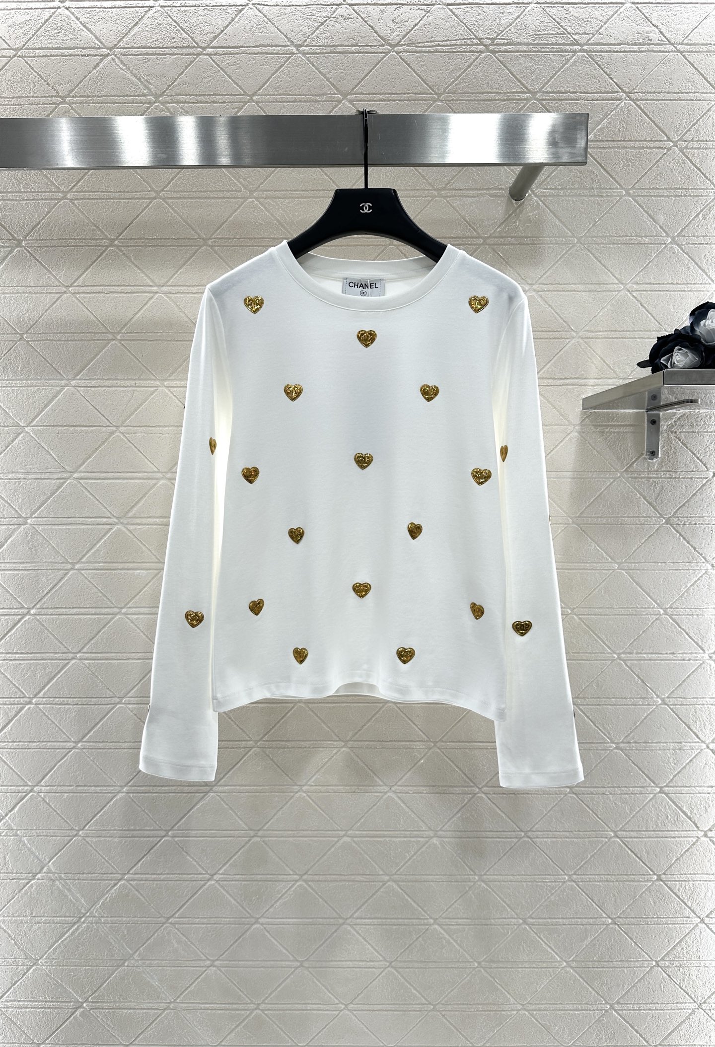♥Chane*♥2025新品上架
    双C金属徽章长袖
定制YB斜纹全棉材质 质感细腻 舒适好穿 圆