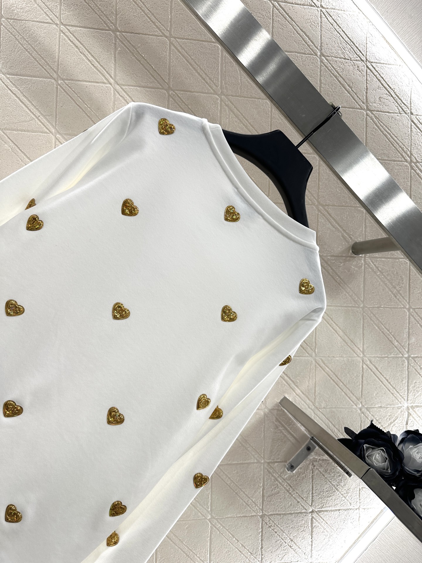 ♥Chane*♥2025新品上架
    双C金属徽章长袖
定制YB斜纹全棉材质 质感细腻 舒适好穿 圆