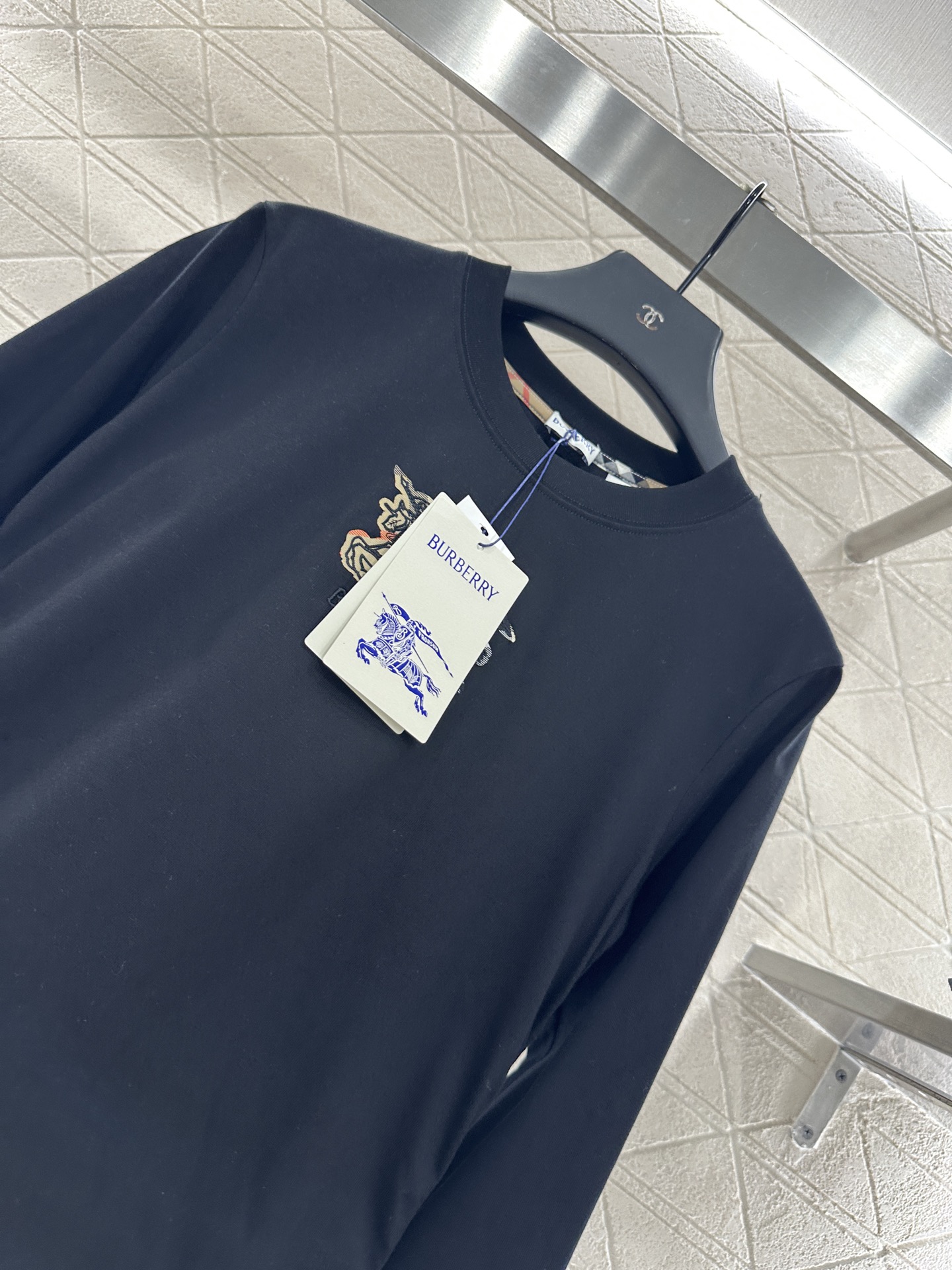 ♥BBR*♥2025新品上架
    侧面调节格纹长袖
定制YB原生全棉材质 质感舒适 弹力好穿 圆领长