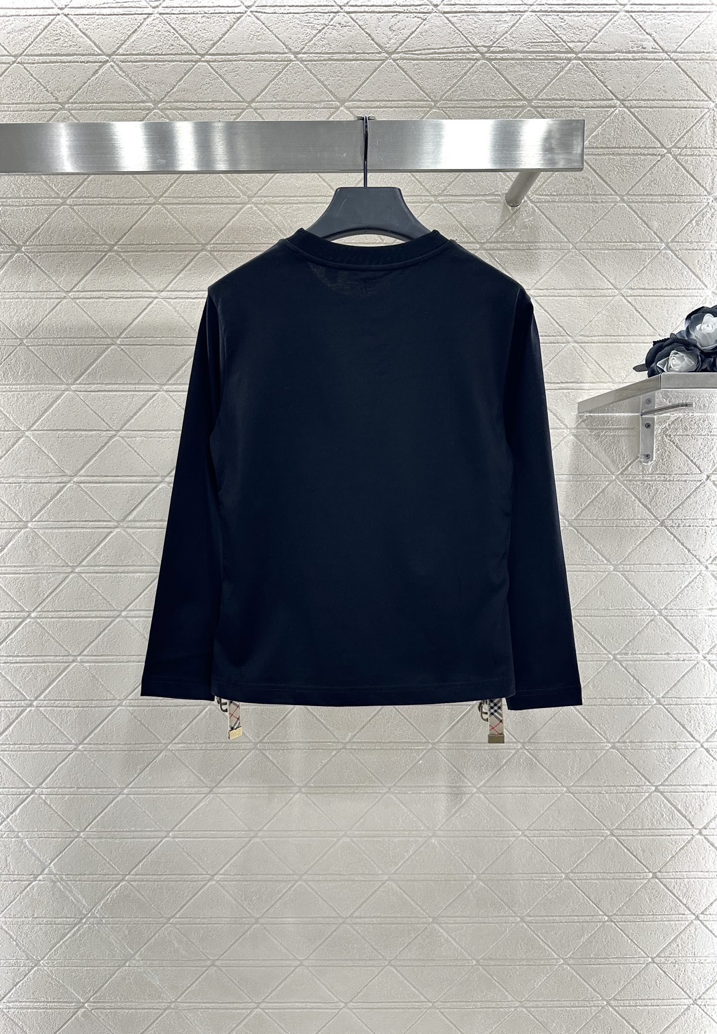 ♥BBR*♥2025新品上架
    侧面调节格纹长袖
定制YB原生全棉材质 质感舒适 弹力好穿 圆领长