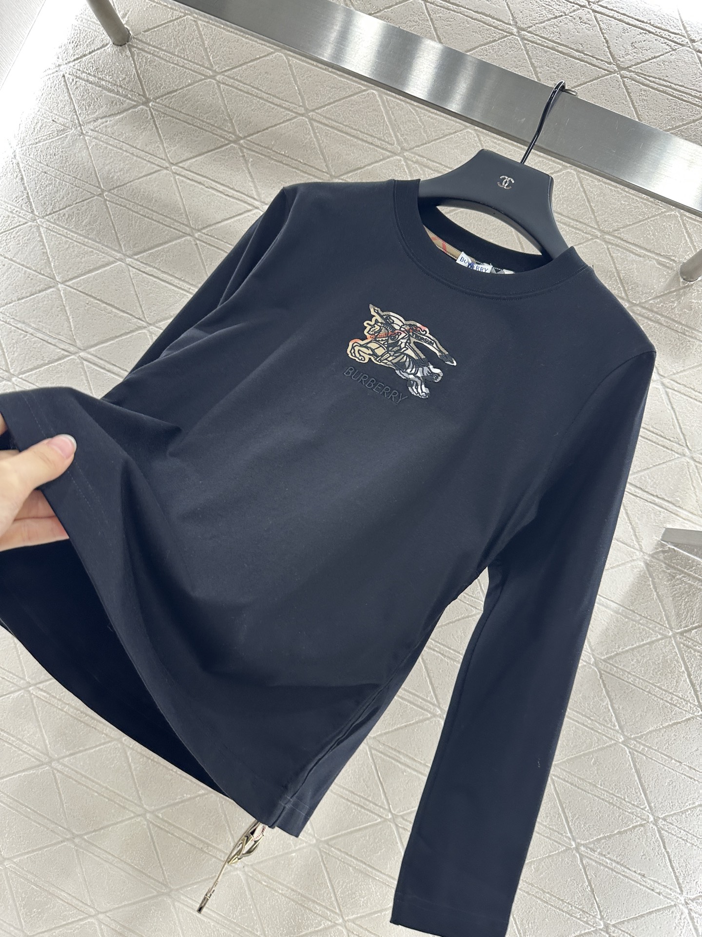 ♥BBR*♥2025新品上架
    侧面调节格纹长袖
定制YB原生全棉材质 质感舒适 弹力好穿 圆领长