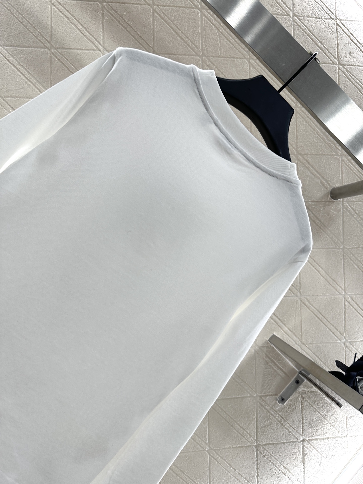 ♥BBR*♥2025新品上架
    侧面调节格纹长袖
定制YB原生全棉材质 质感舒适 弹力好穿 圆领长