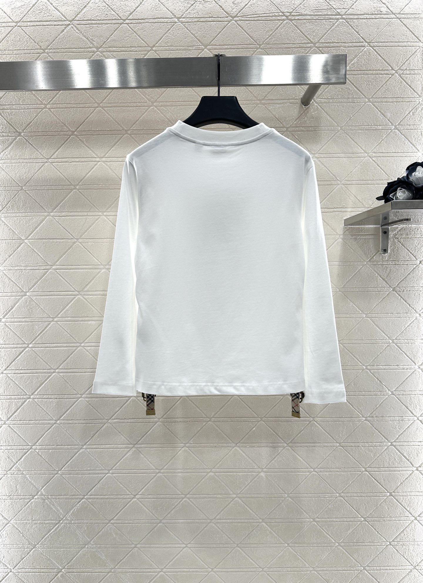 ♥BBR*♥2025新品上架
    侧面调节格纹长袖
定制YB原生全棉材质 质感舒适 弹力好穿 圆领长